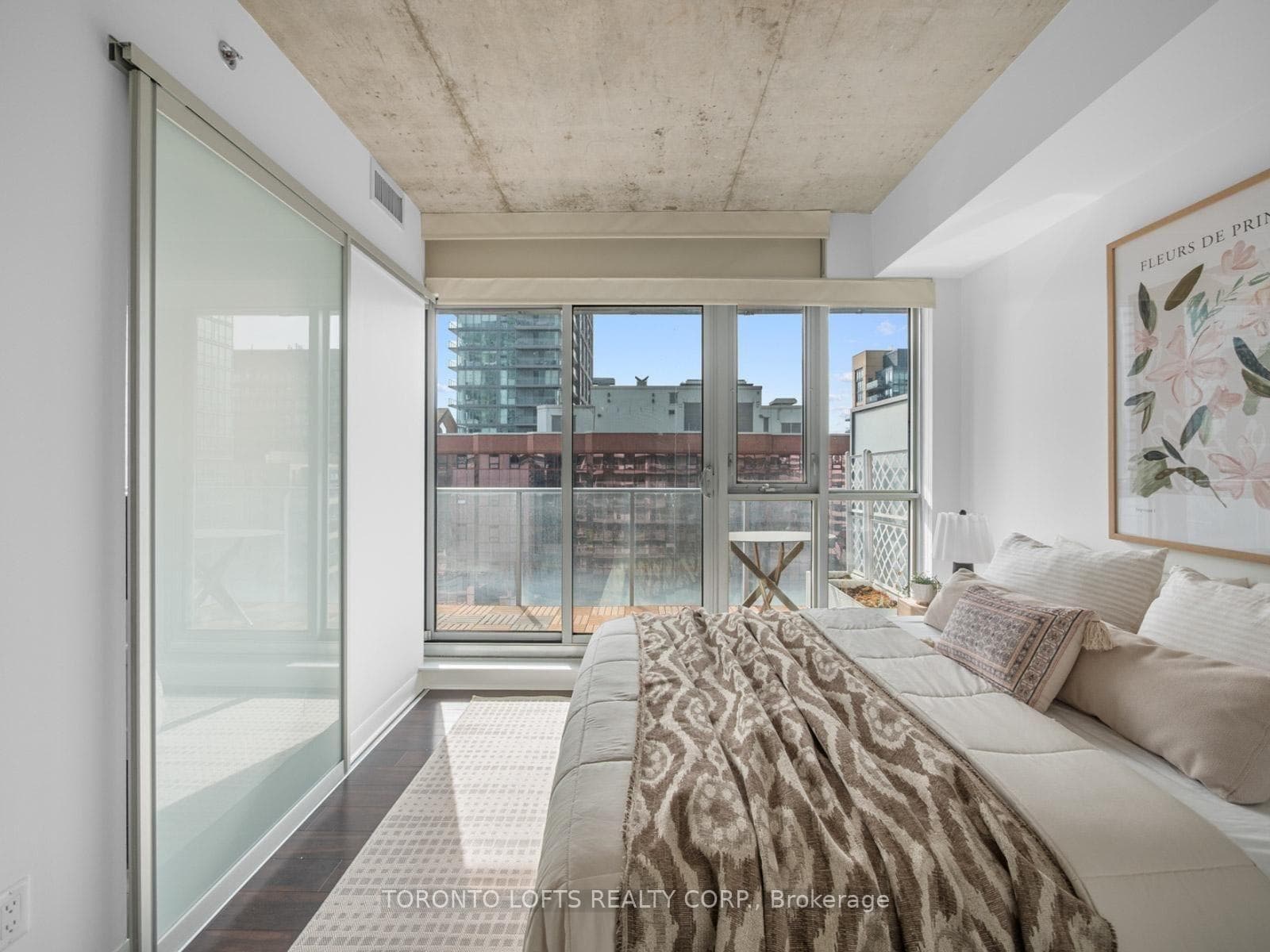 375 King Street Unit 1502 photo 12
