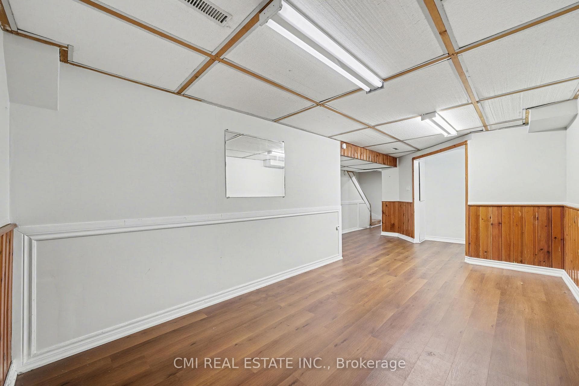 993 Lucerne Crescent photo 28