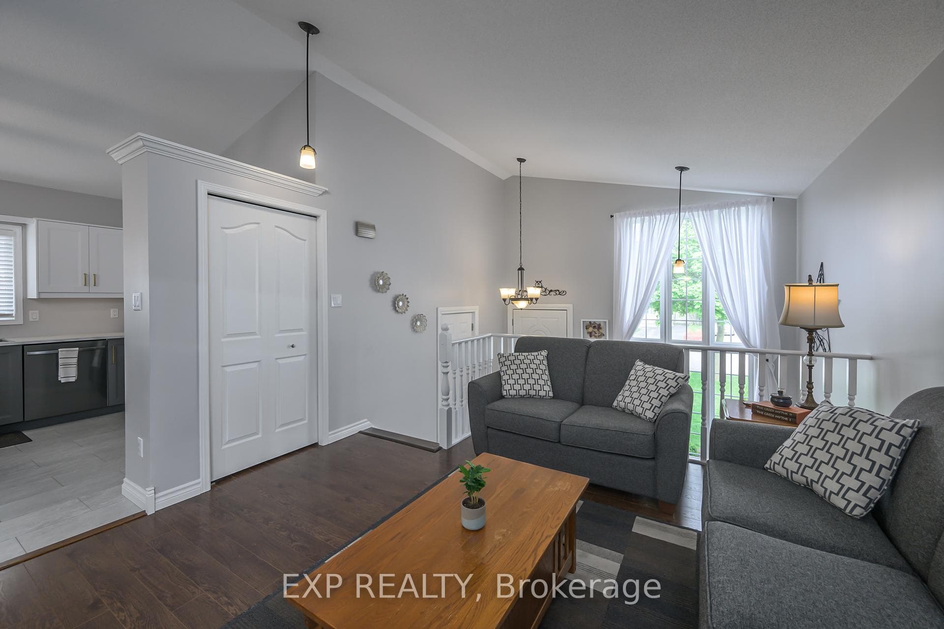 15 Bowcott Crescent photo 7