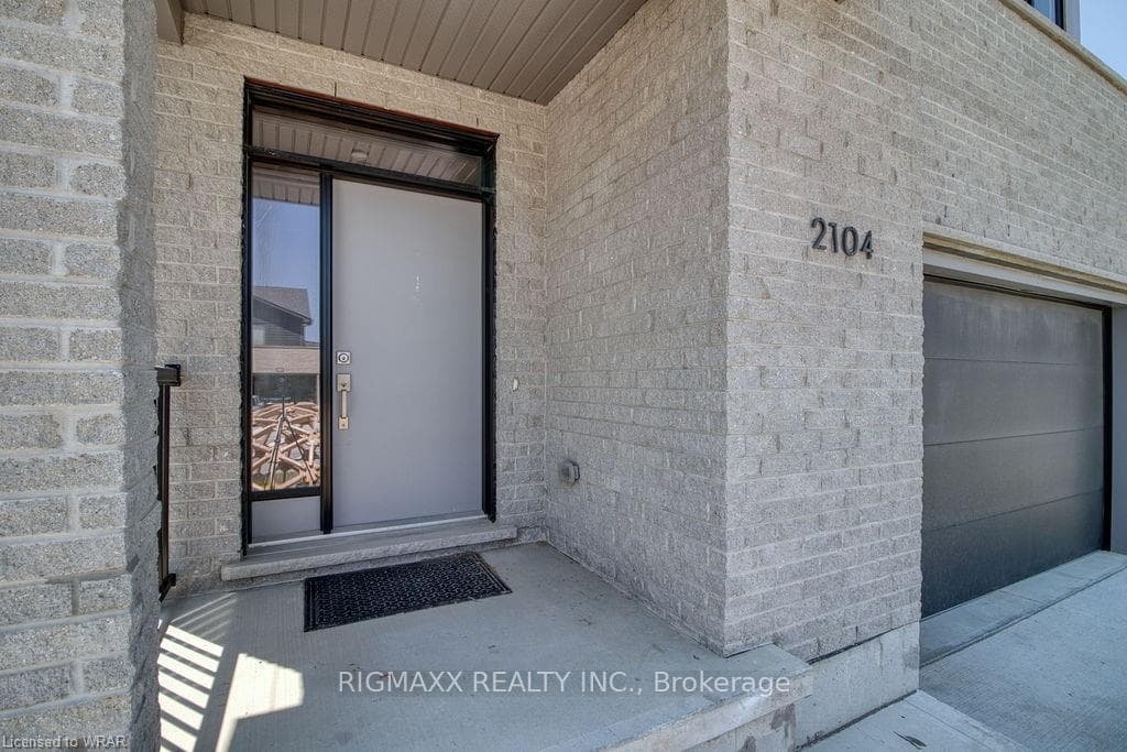 2104 Evans Boulevard photo 3