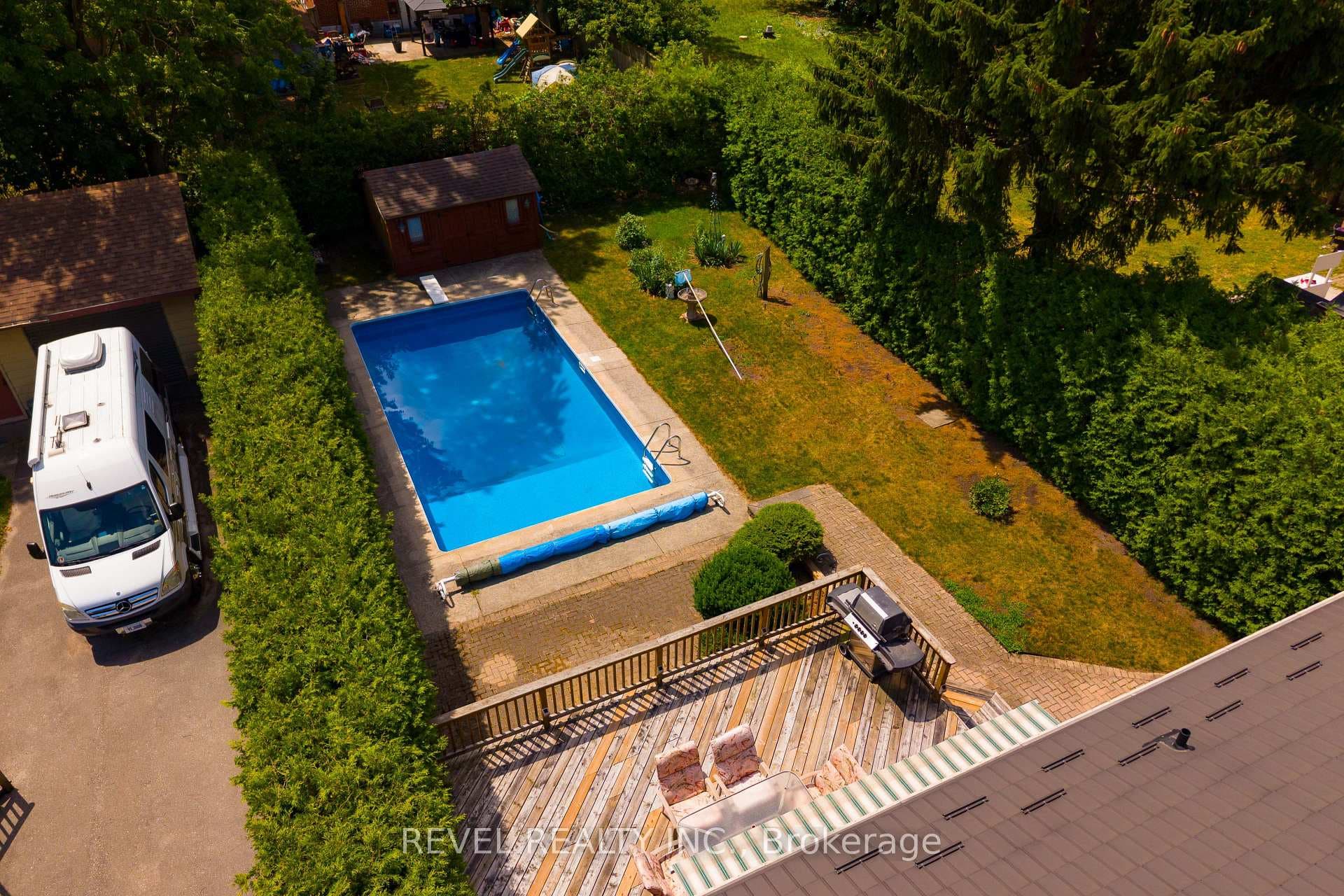 1627 Mardell Street photo 8
