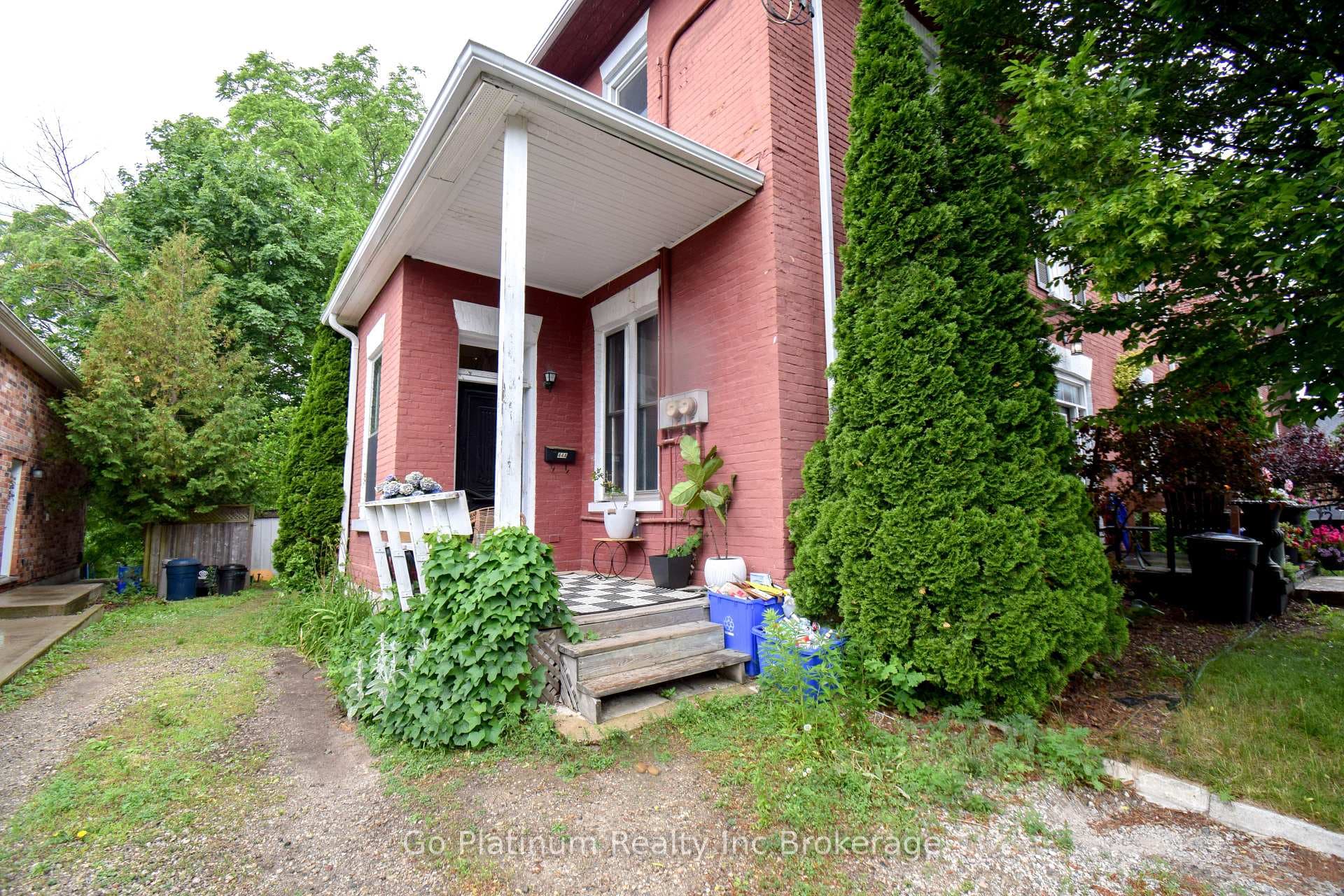 44 Brock Street photo 1