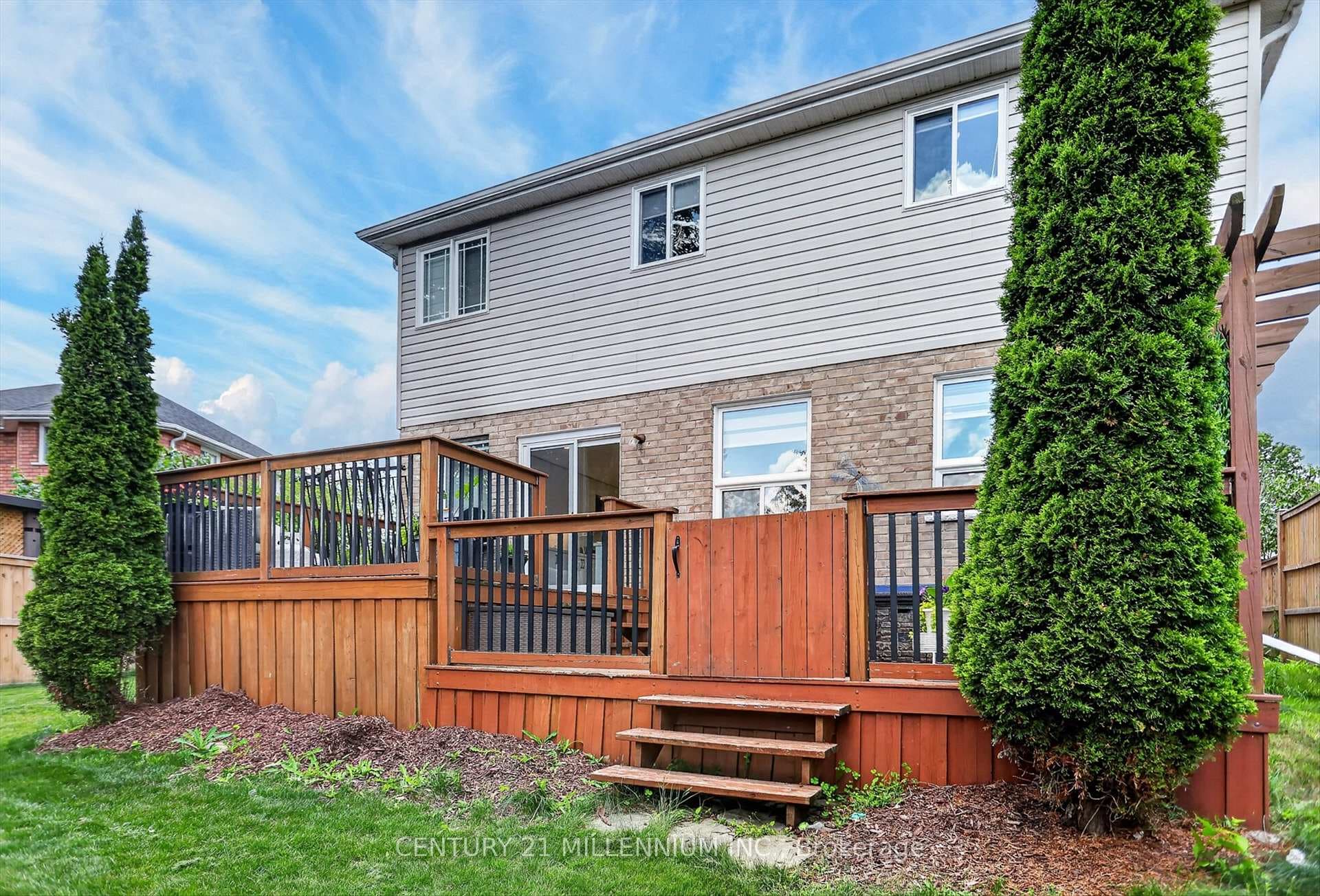 225 Lorne Court photo 43