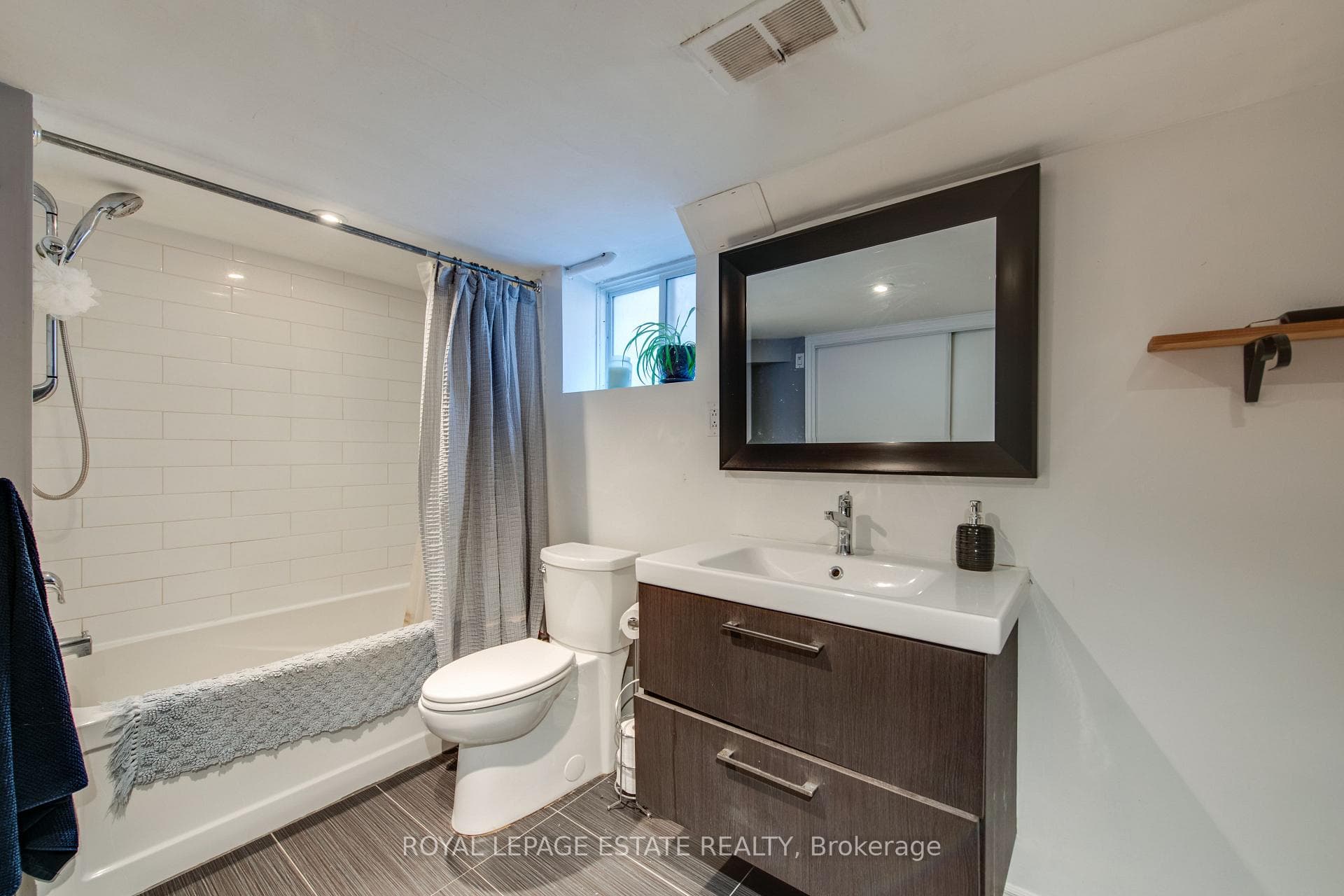 Basement 4 piece bath