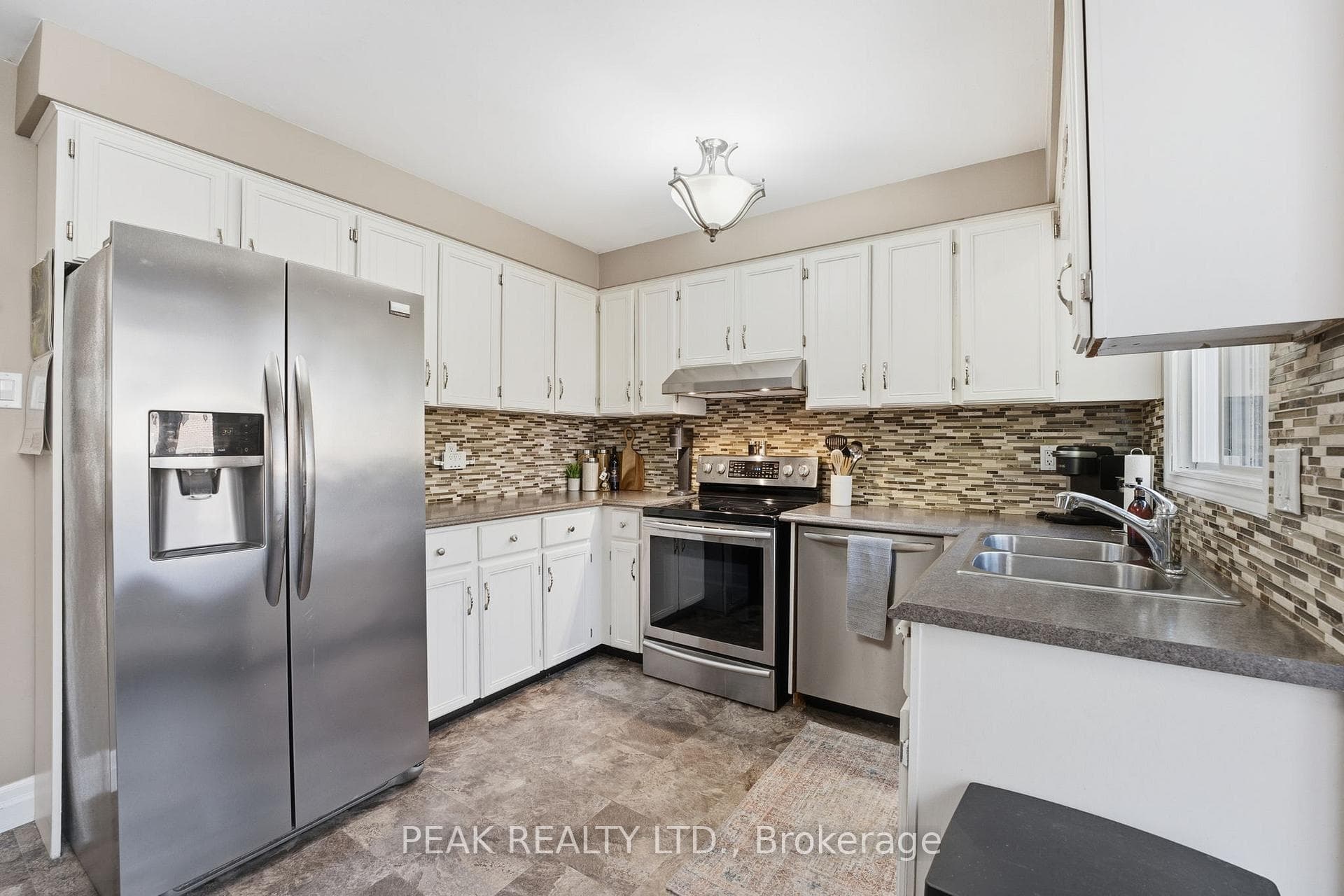 23 Vance Crescent photo 8