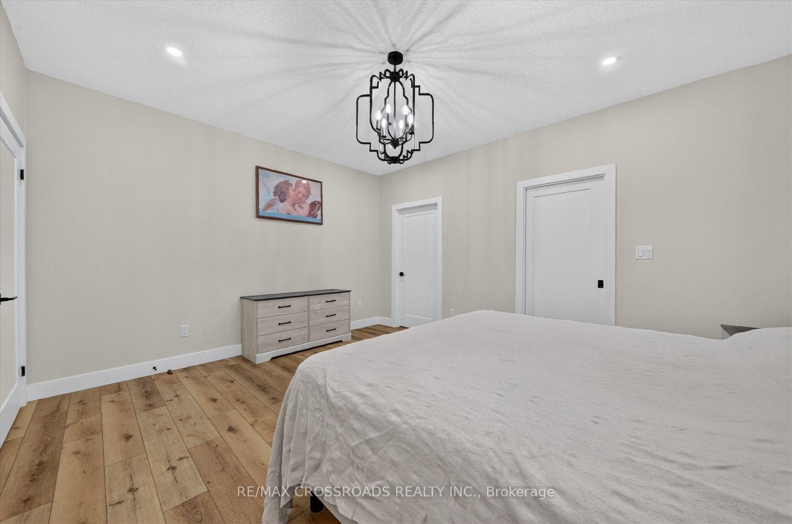 11 MCTAVISH Crescent photo 23