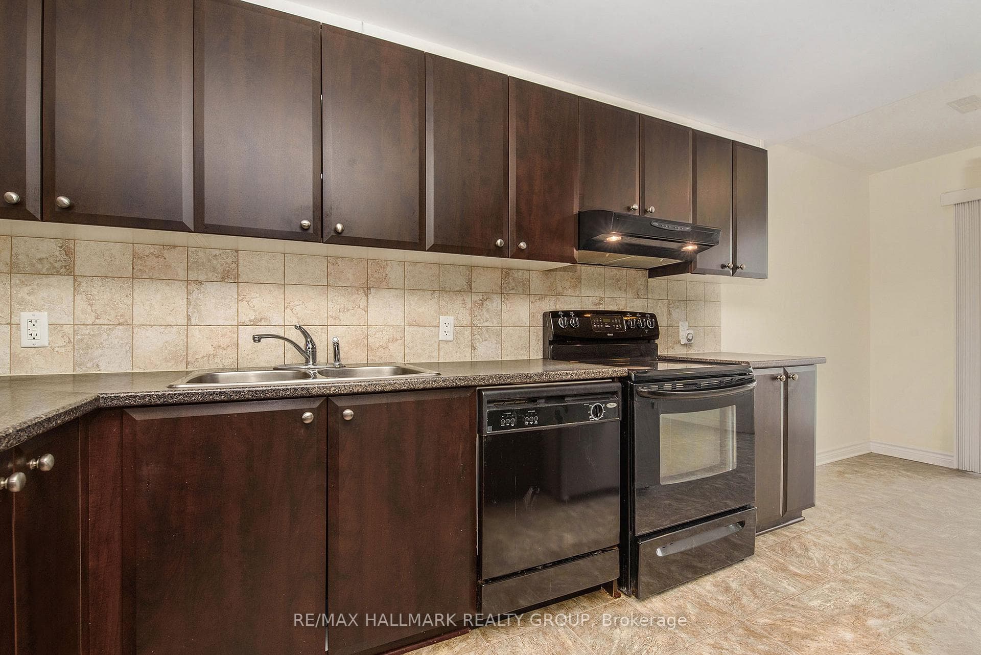 618 Chapman Mills Drive Unit B photo 4