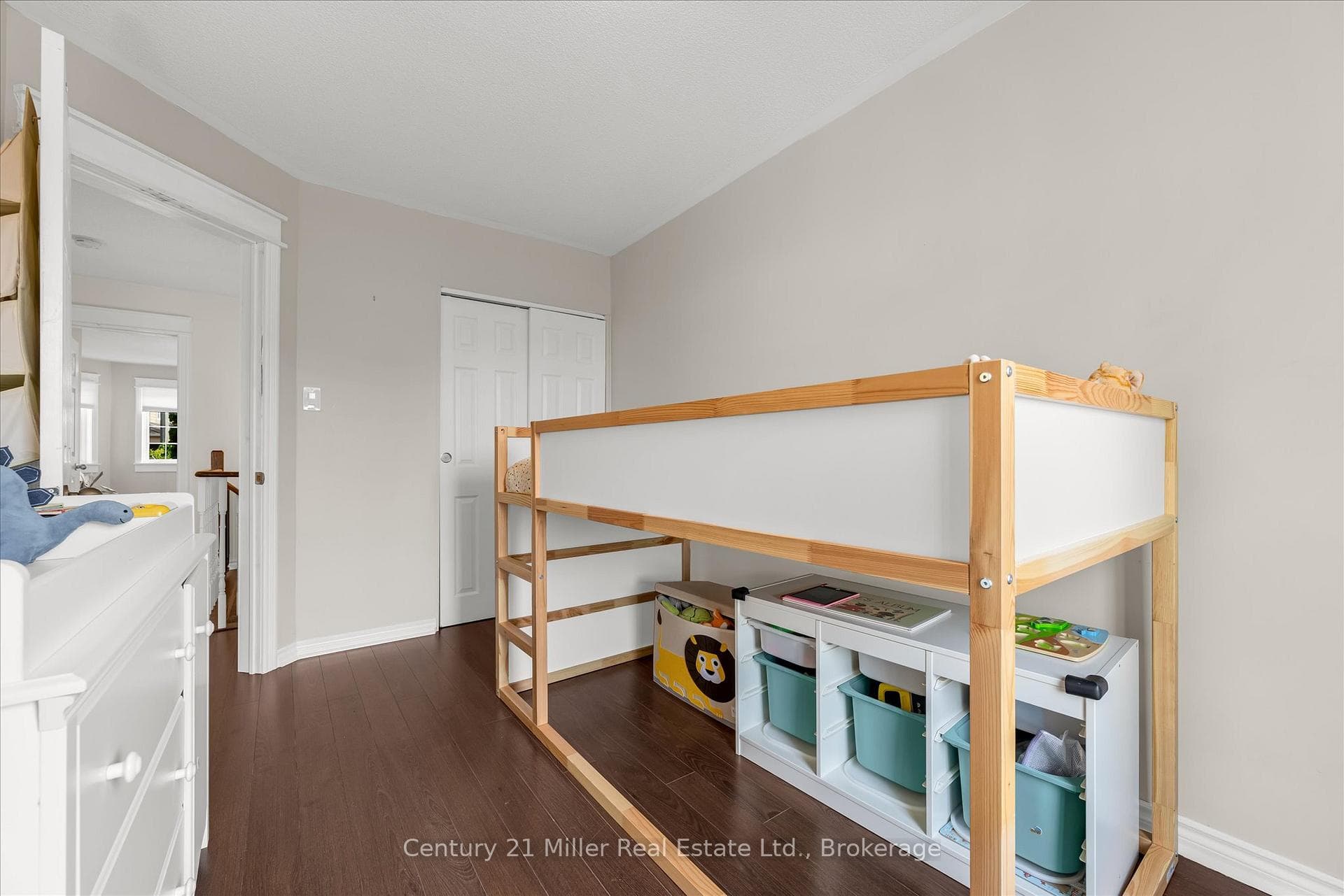 138 Gatwick Drive photo 18