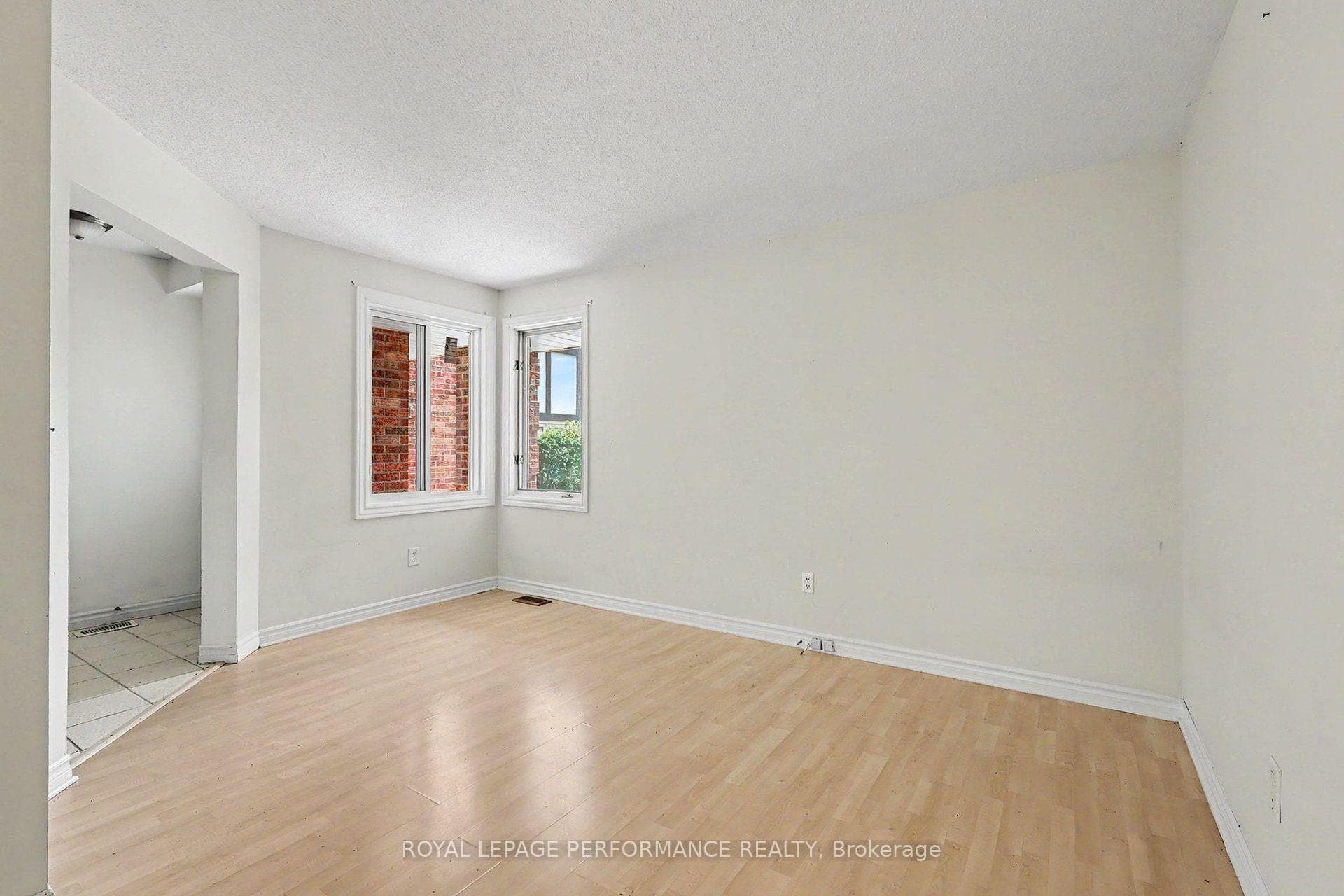 8 Southport Drive photo 3