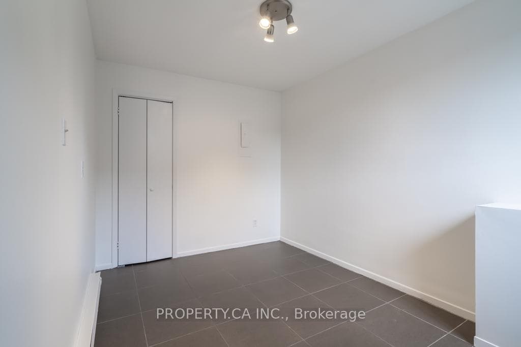 281 Augusta Avenue Unit 2-3 photo 7