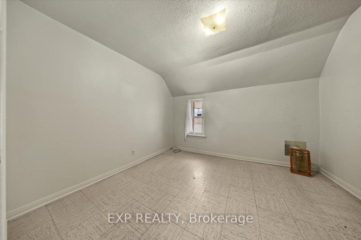 198 Hinchey Avenue photo 21