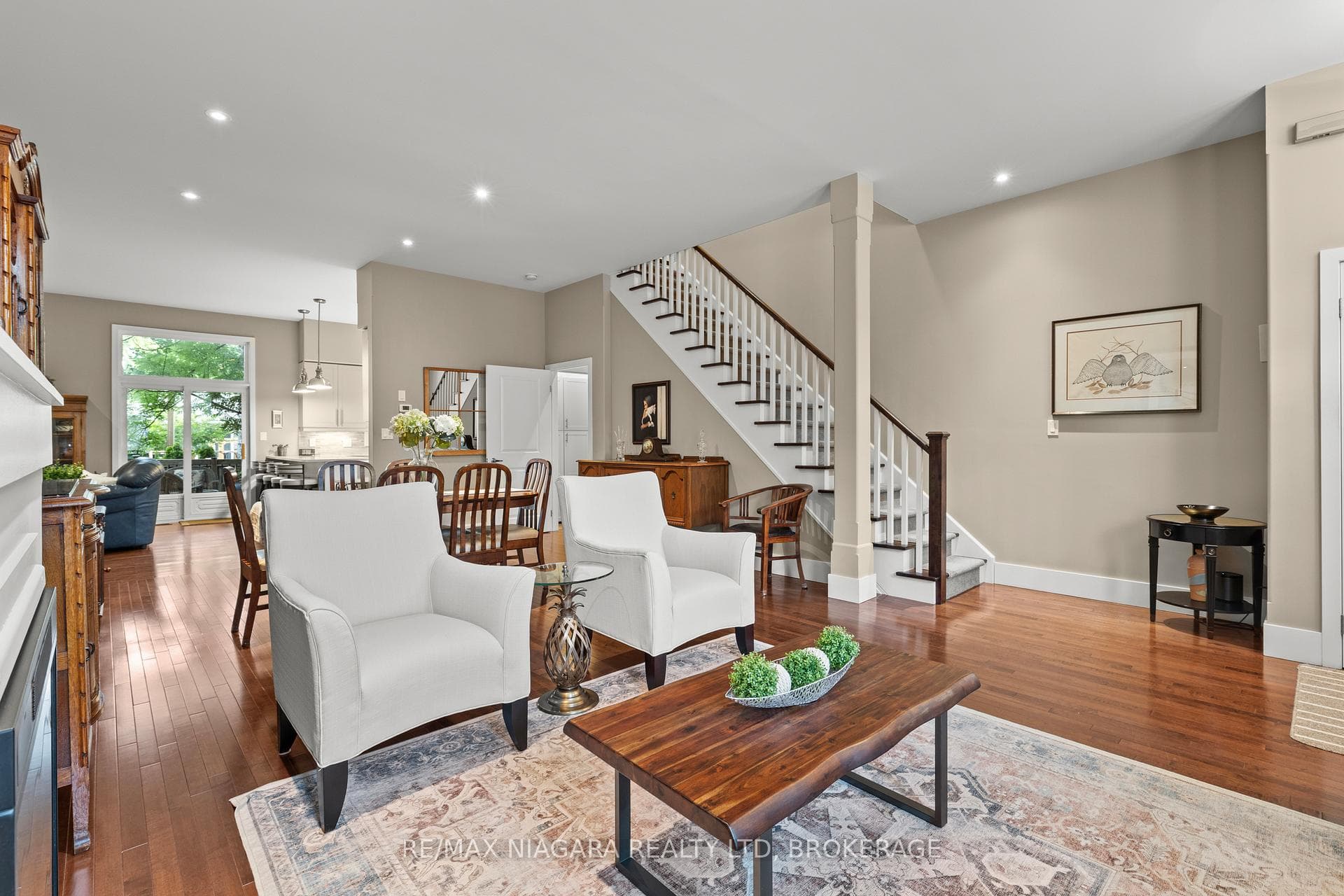 481 Victoria Street Unit 3 photo 8