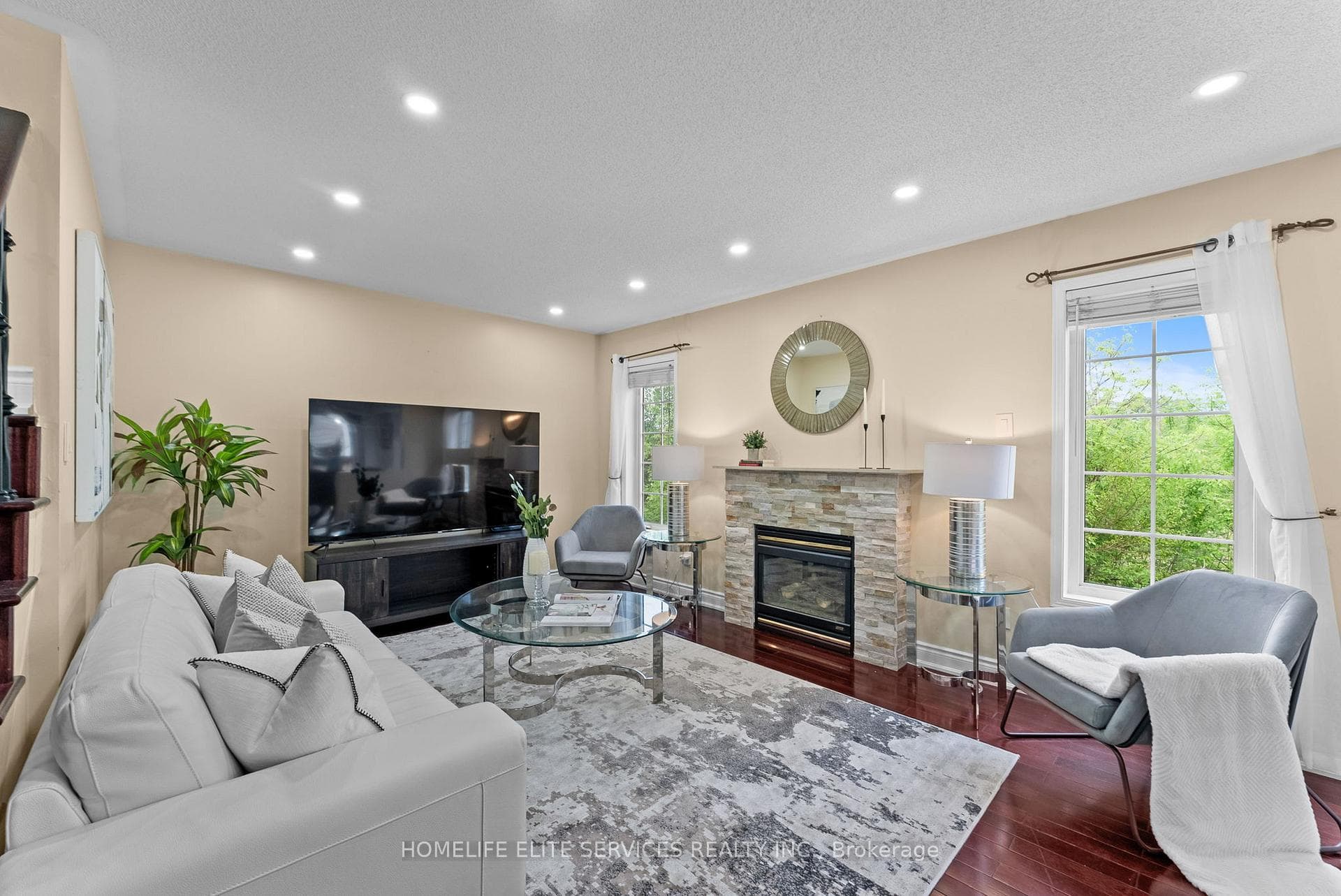 49 Greenhalf Drive photo 9