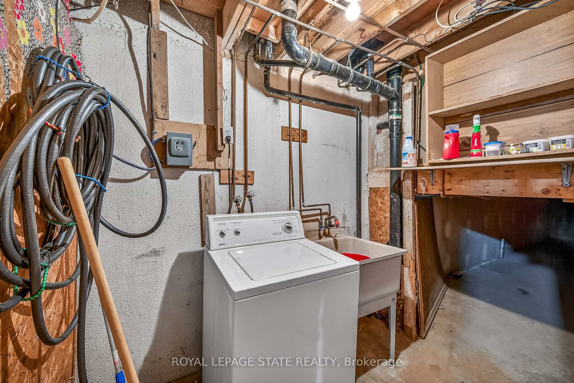 Laundry/Crawl Space