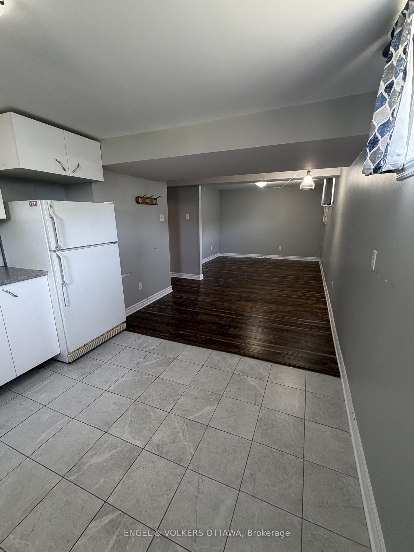 1199 OLD MONTREAL Road Unit B photo 7