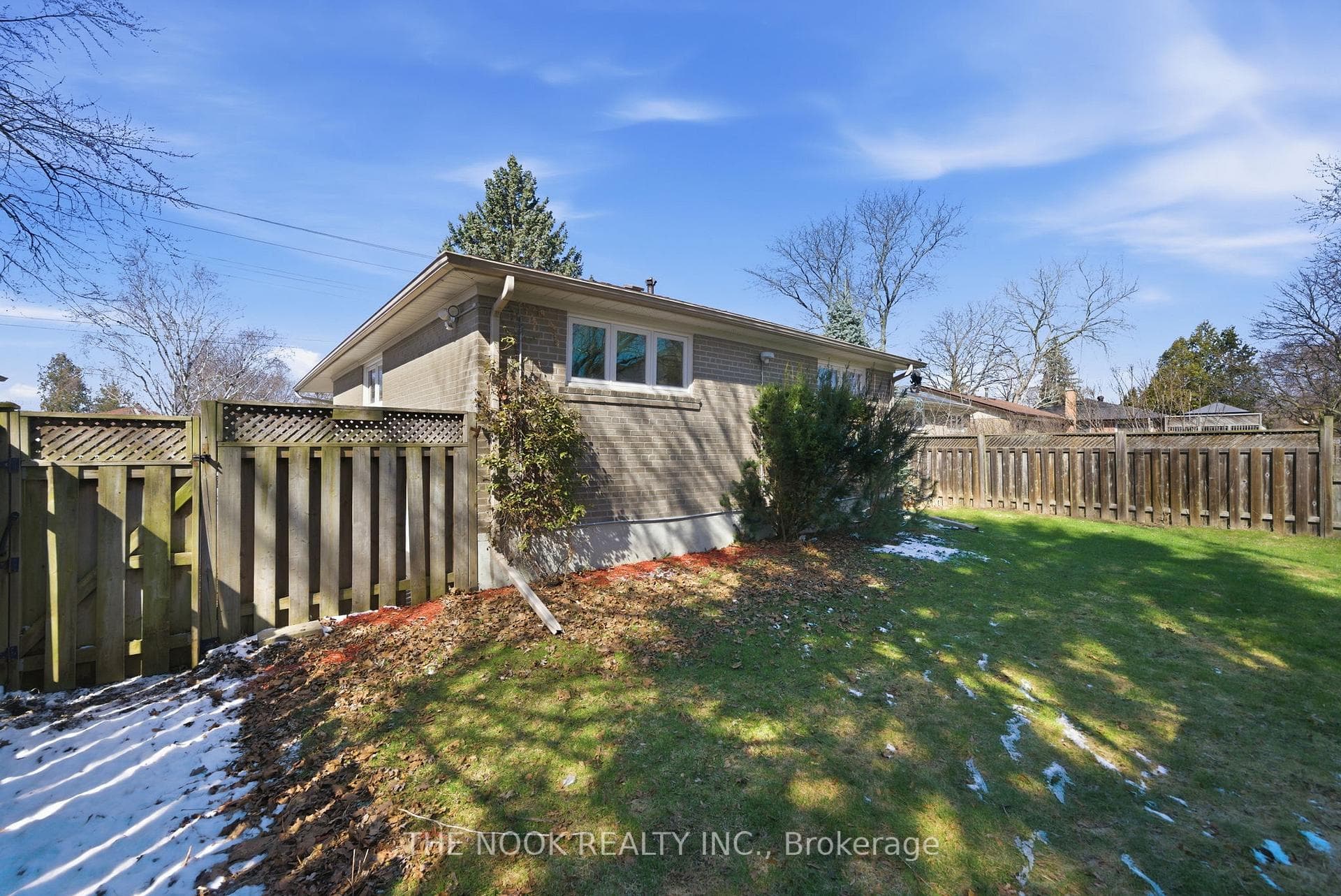 1005 Centre Street photo 35