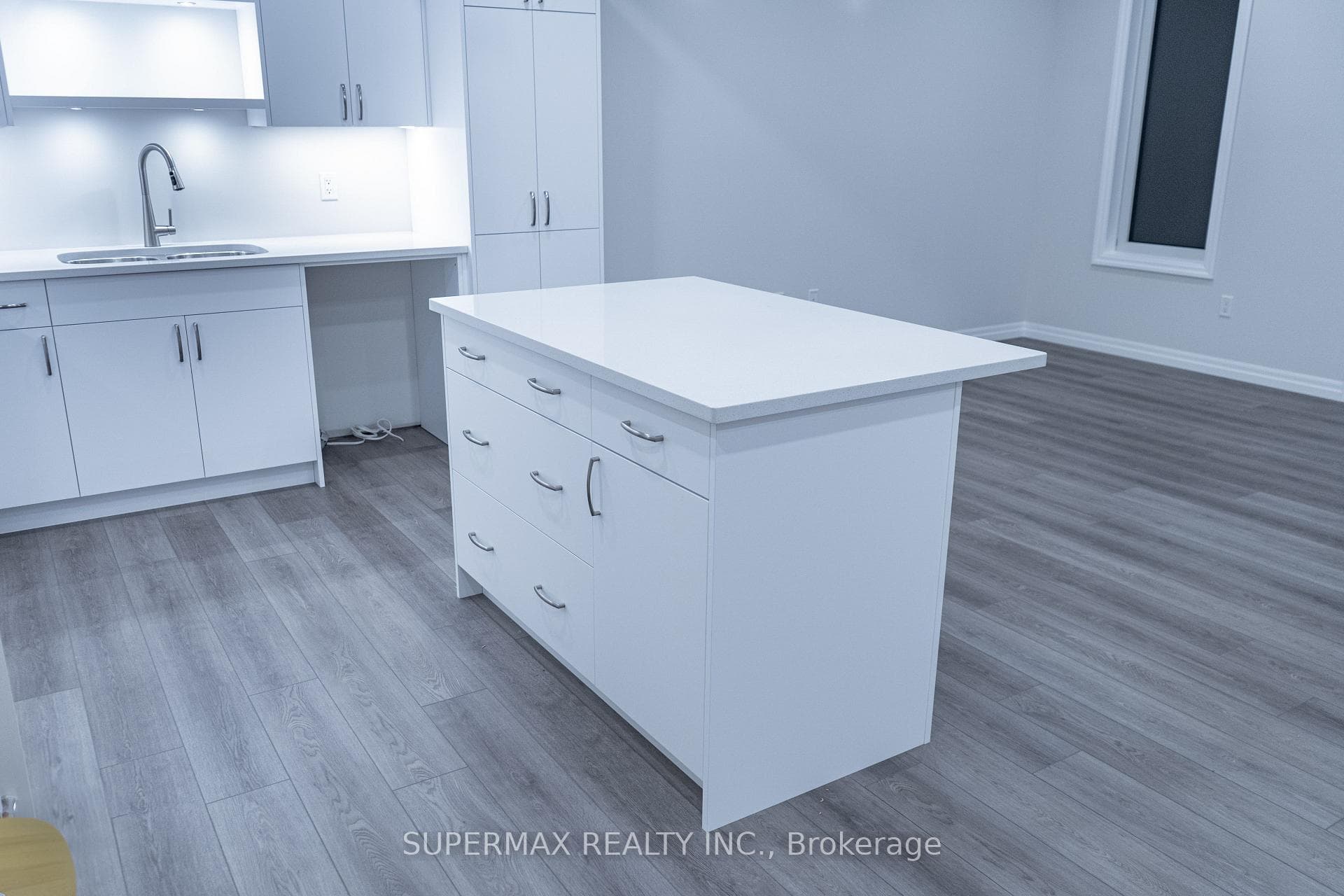 111 cortland Terrace photo 9