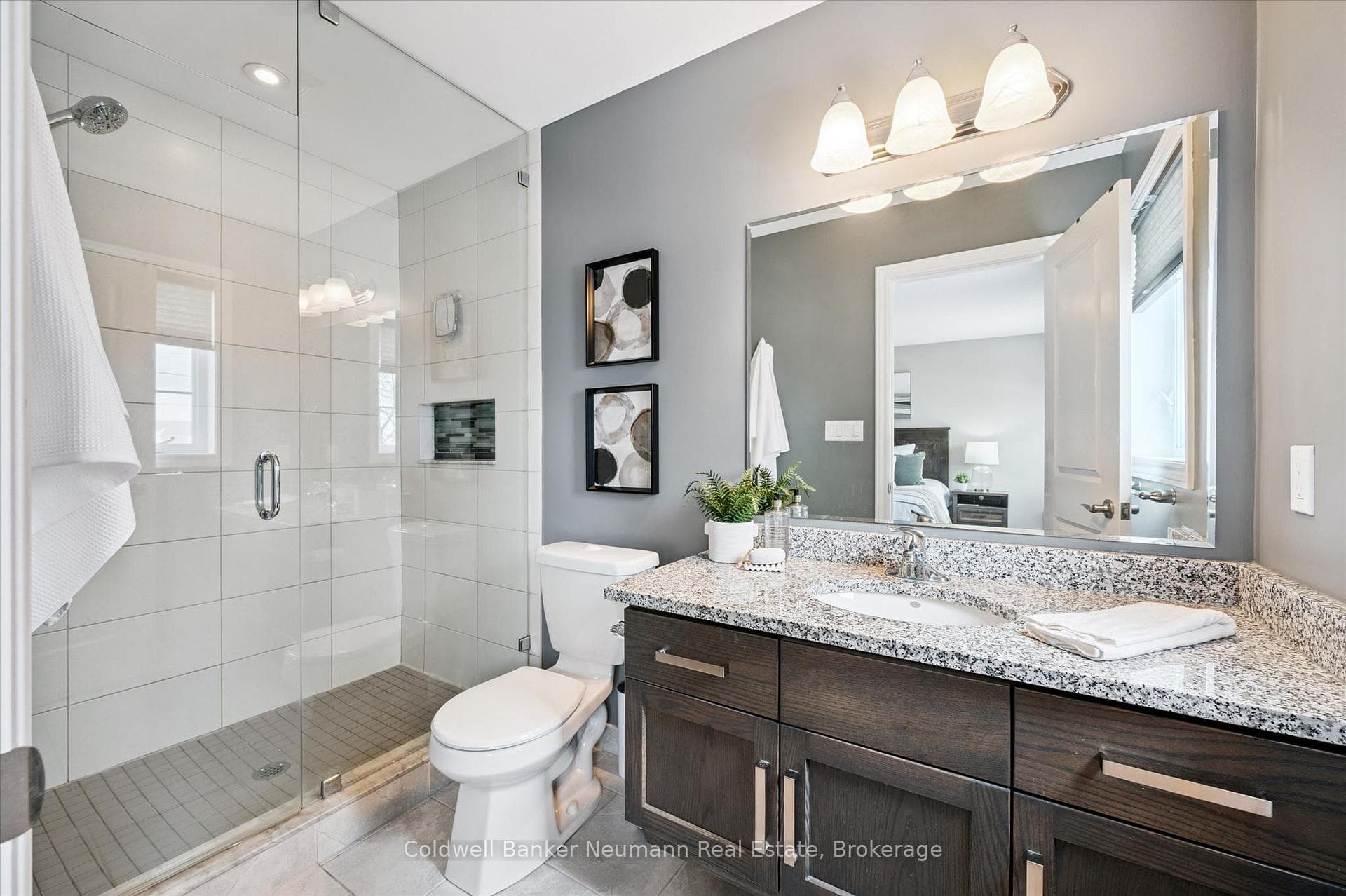 51 Jeffrey Drive photo 15