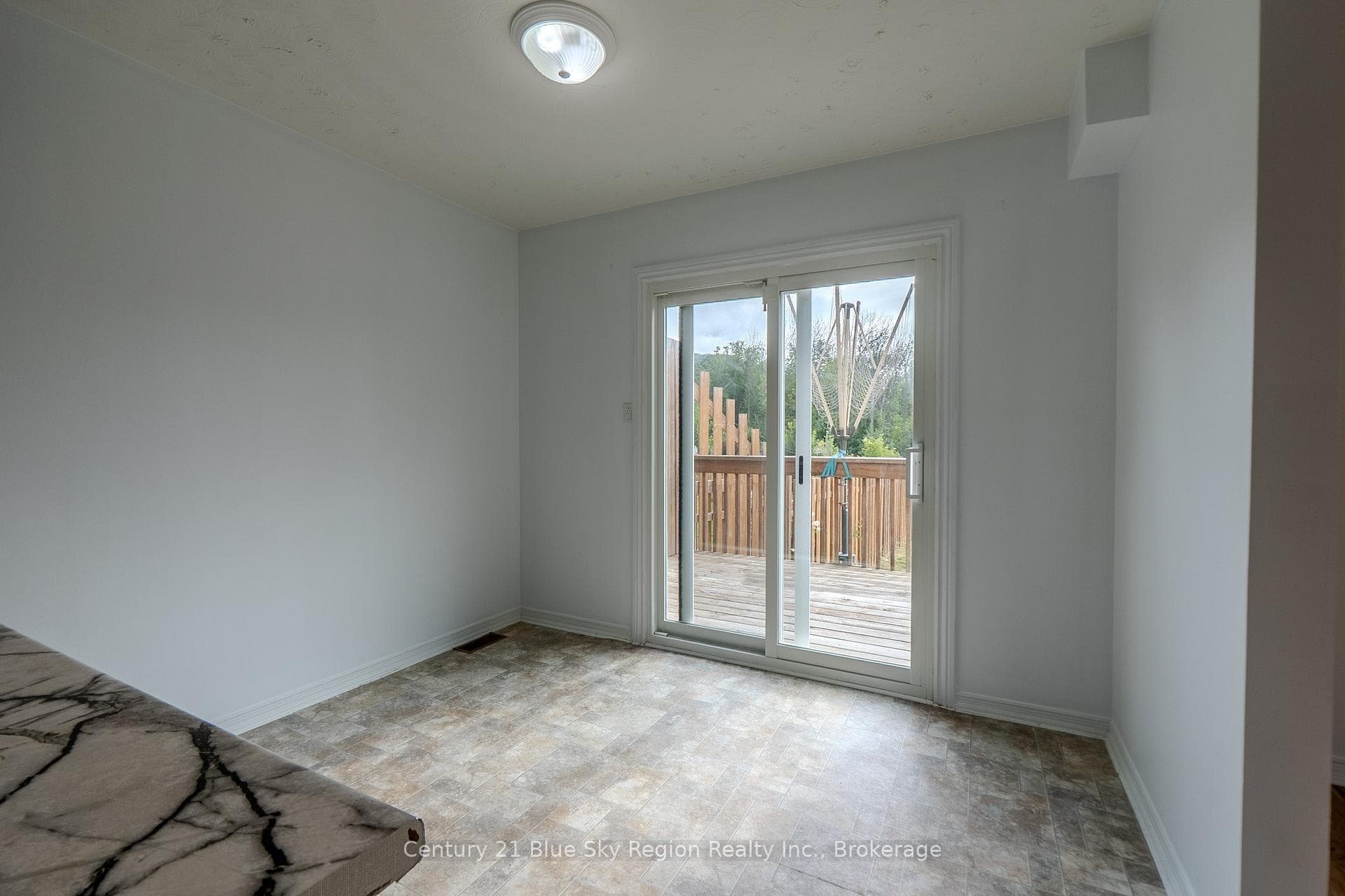 122 Johnston Road photo 16