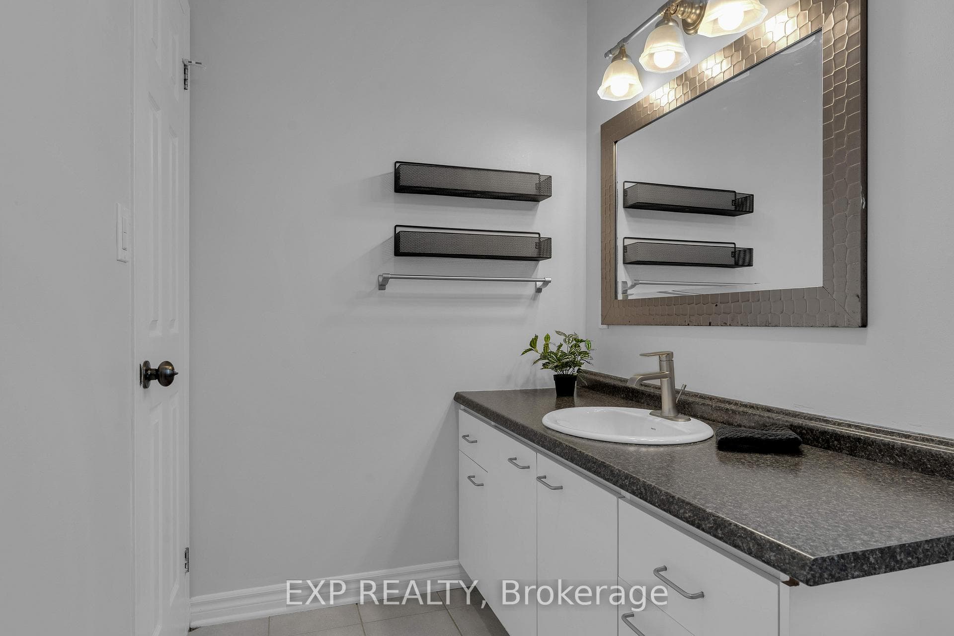 872 Muirfield Crescent photo 28
