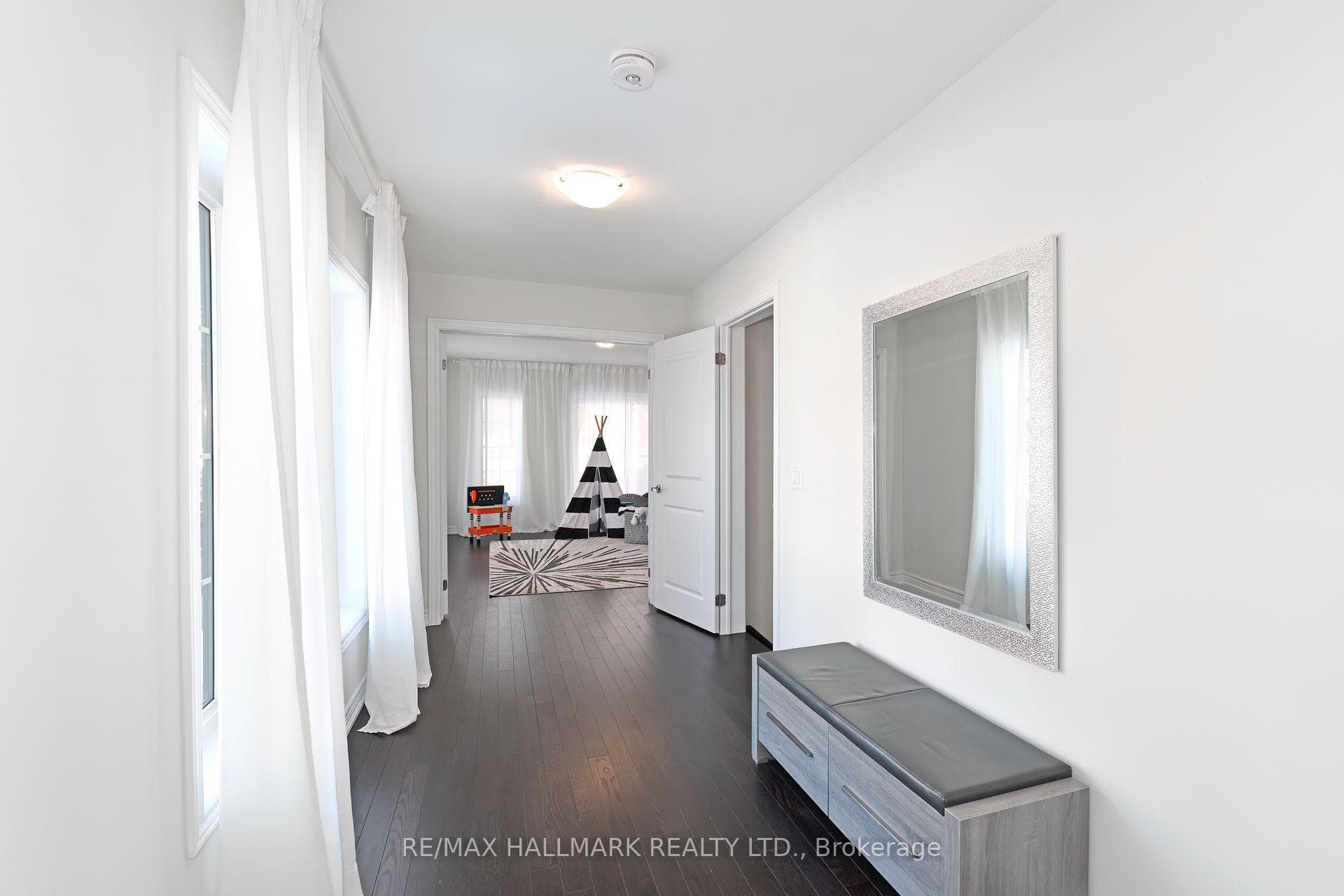 4th Bedroom On Main W W/I Closet&4-Pc Ensuite Bath