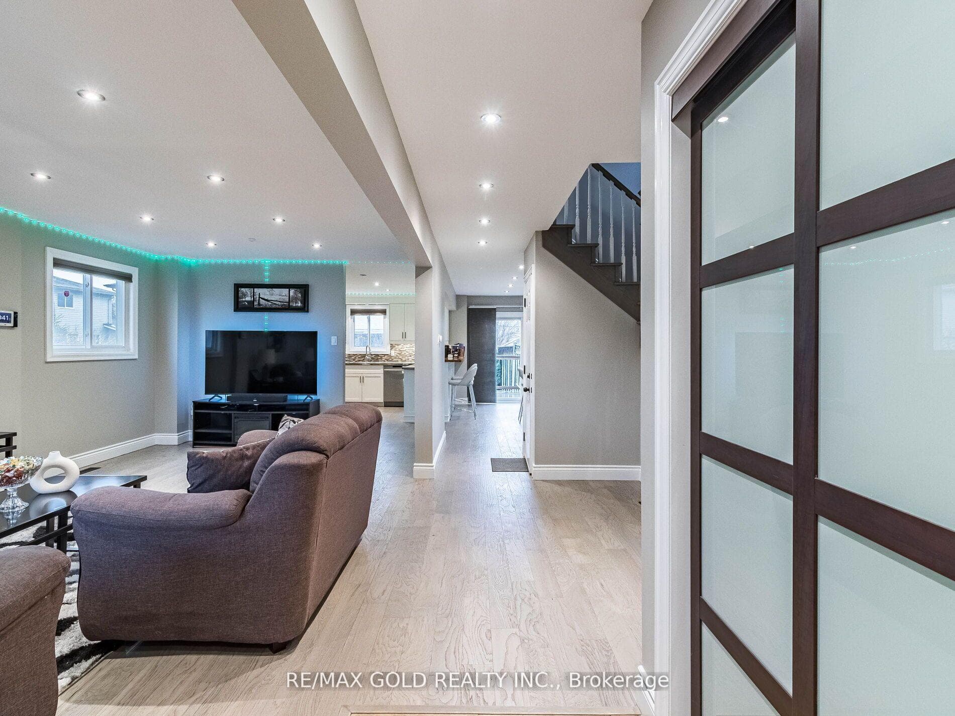 301 Hickling Trail photo 2