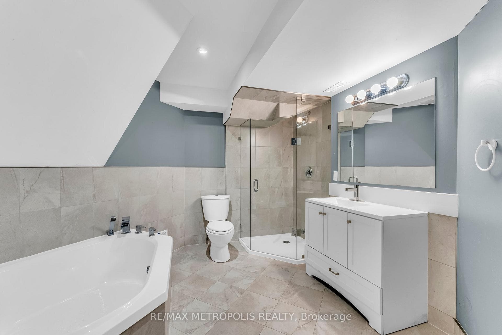 458 Meadow Street photo 32