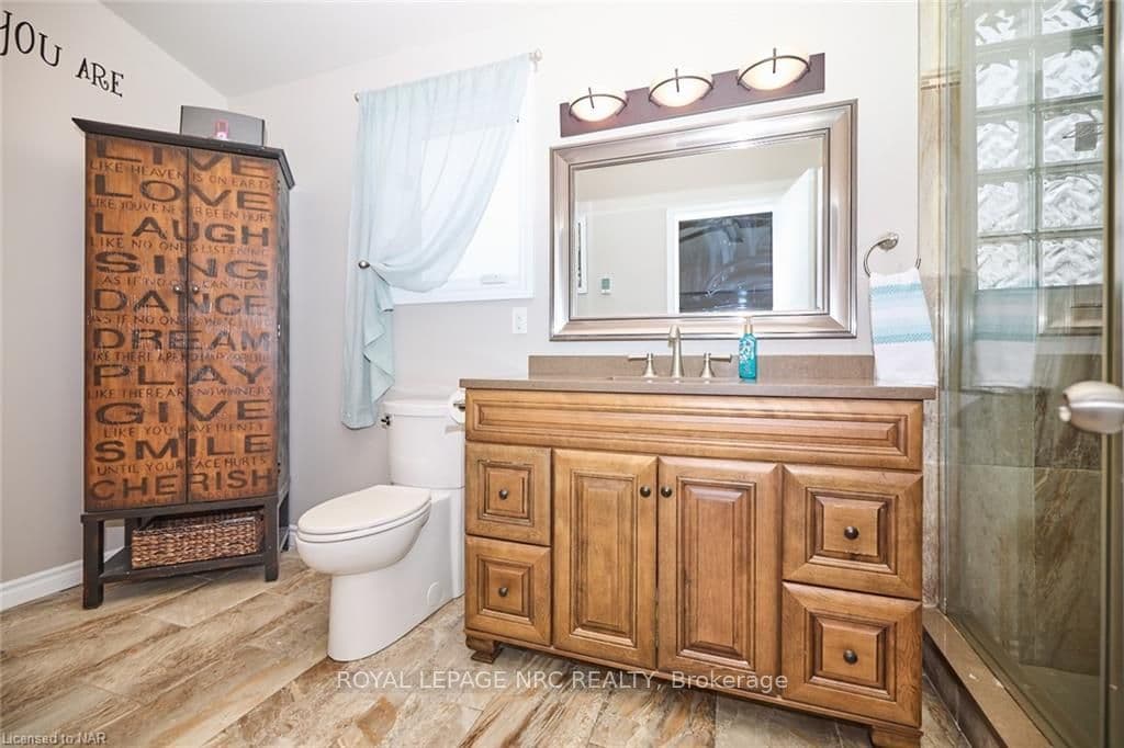 8605 BELL Crescent photo 27
