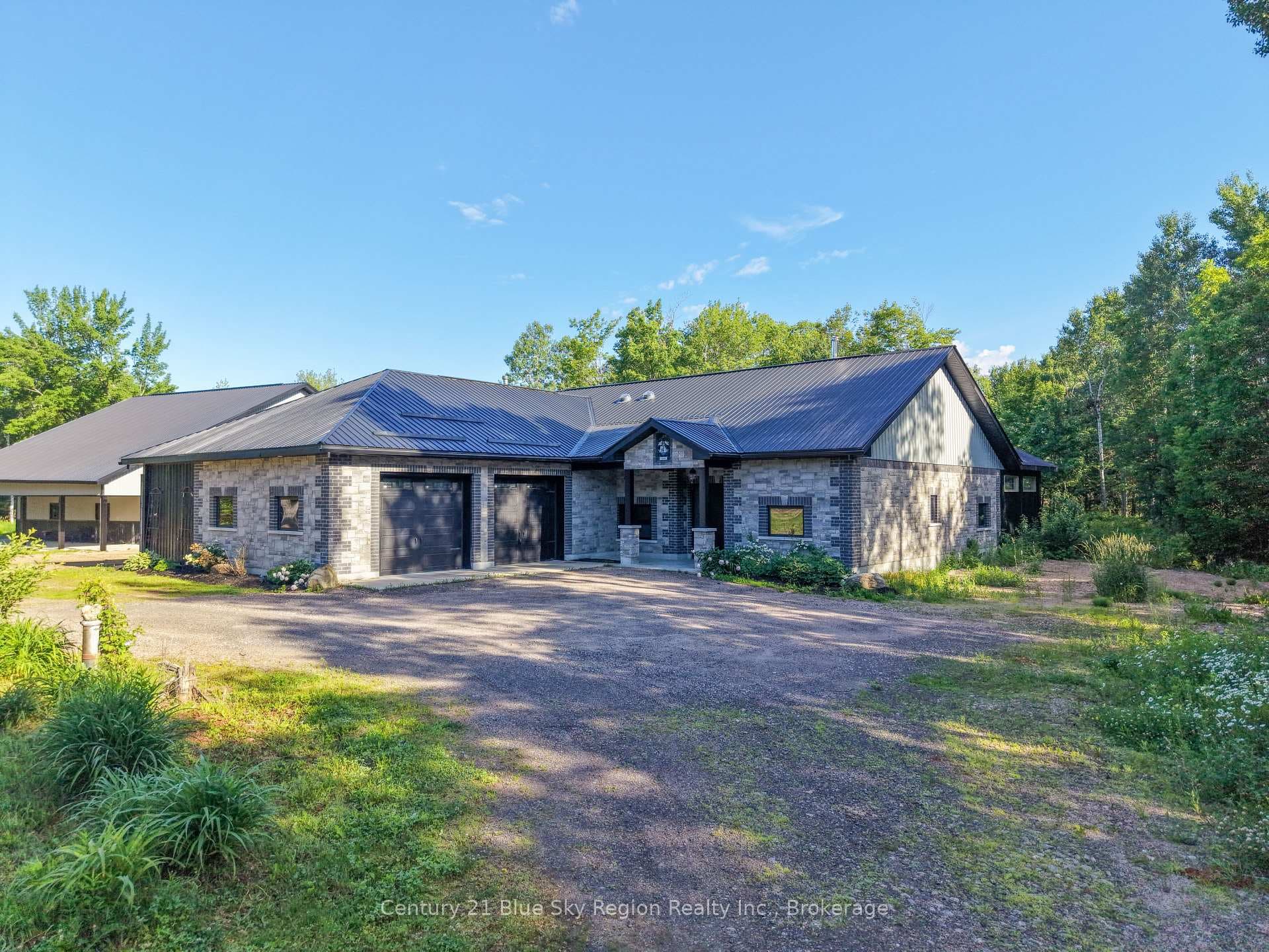79 Hillcrest Road photo 1