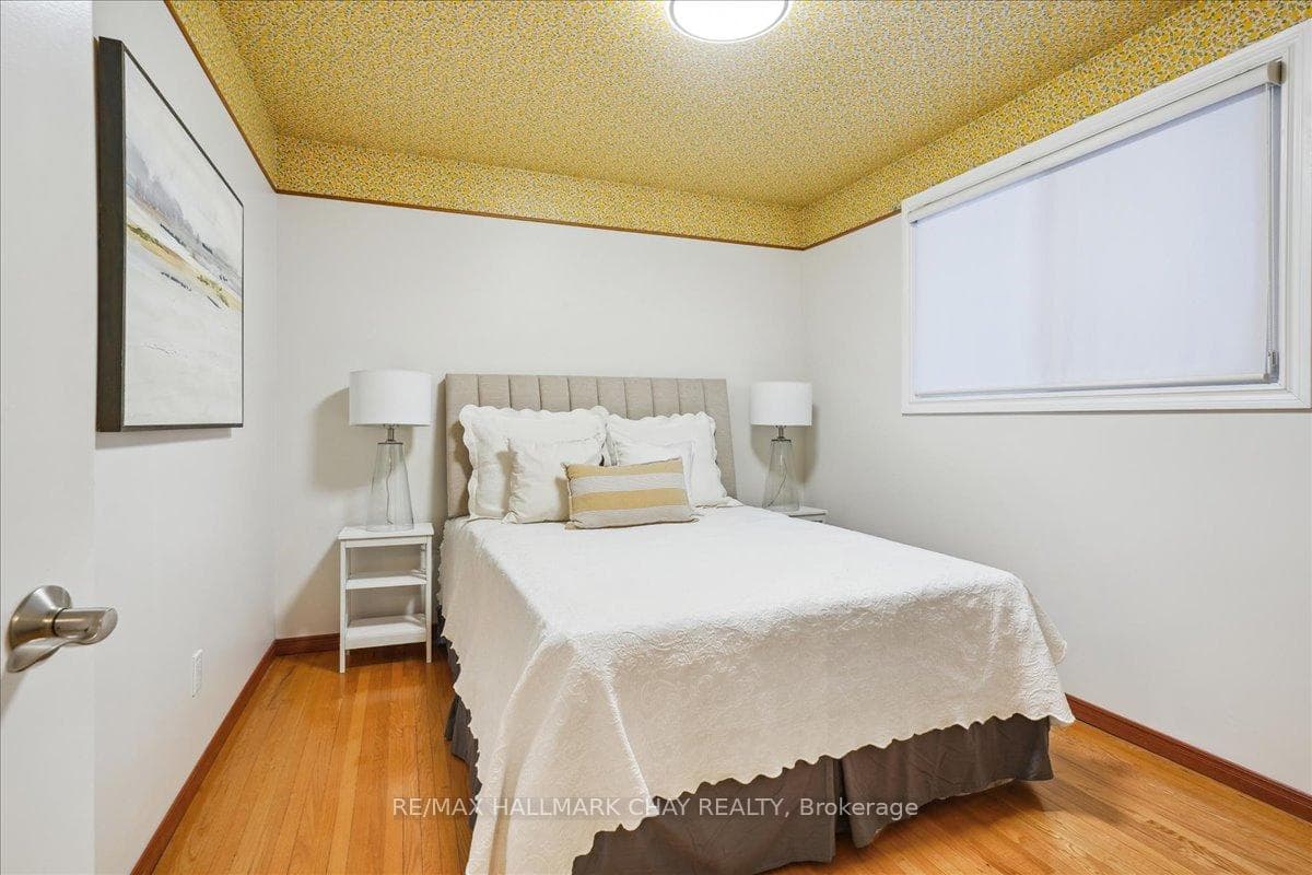 53 Roslyn Road photo 24