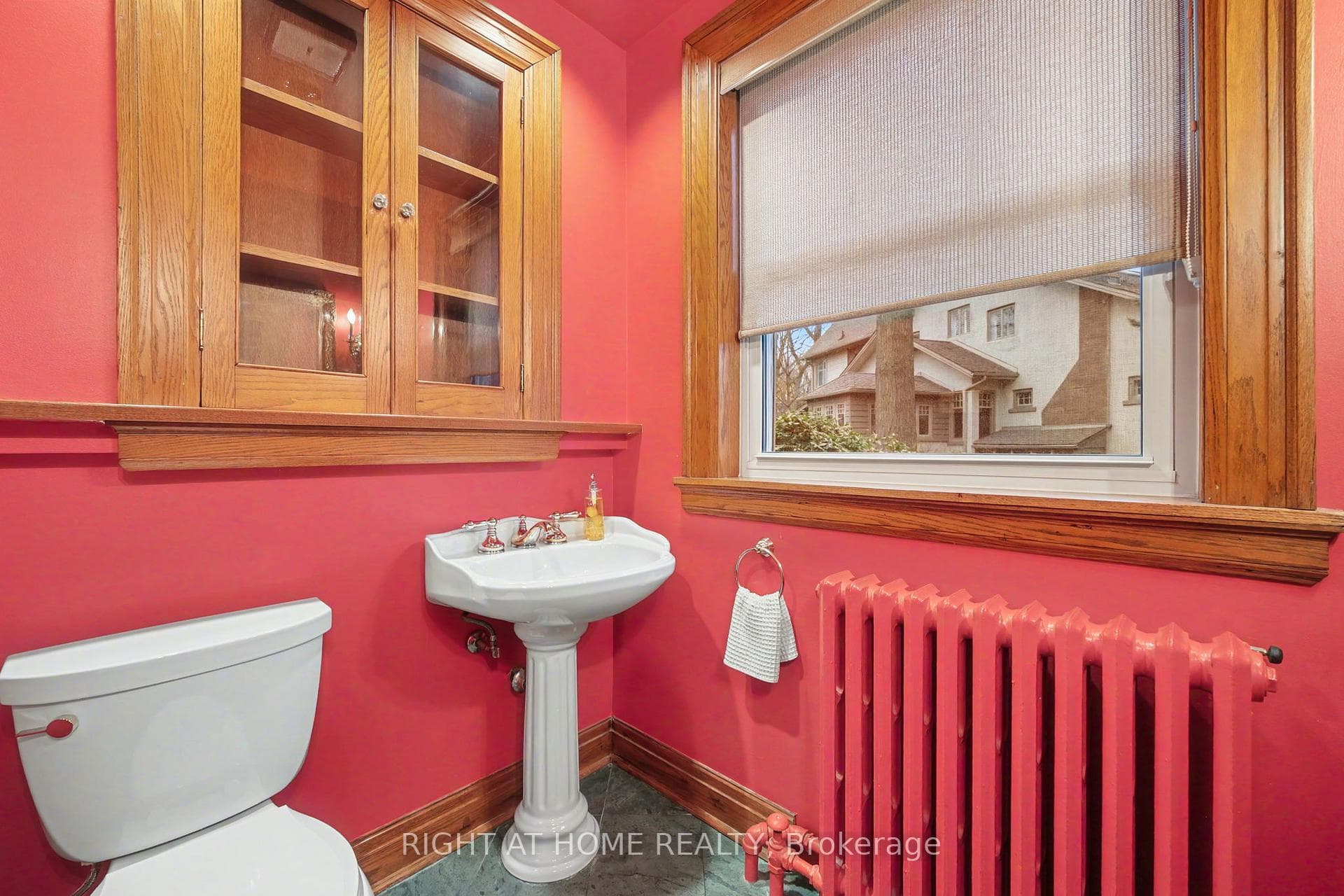 32 Hollywood Crescent photo 8