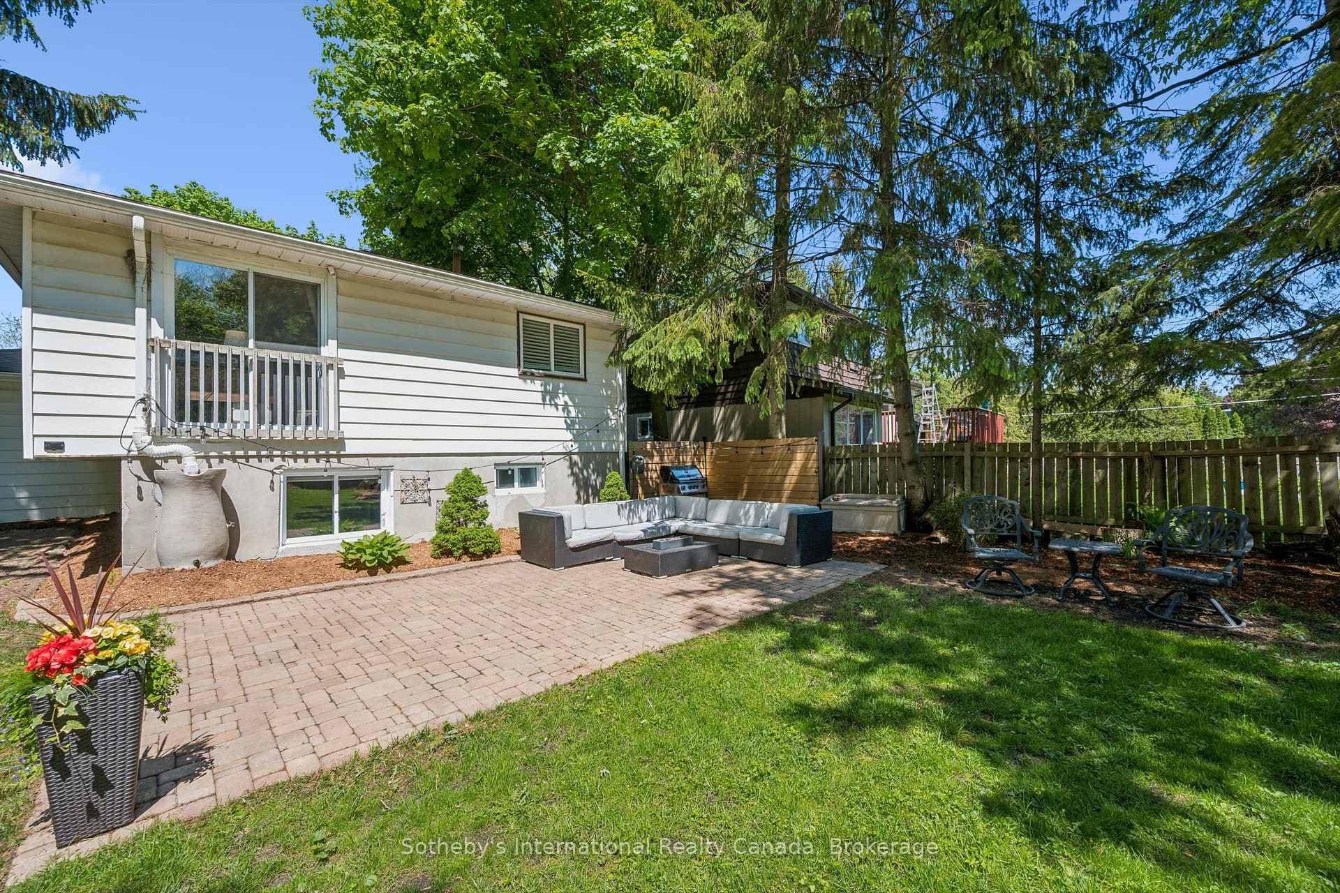 401 Midwood Crescent photo 20