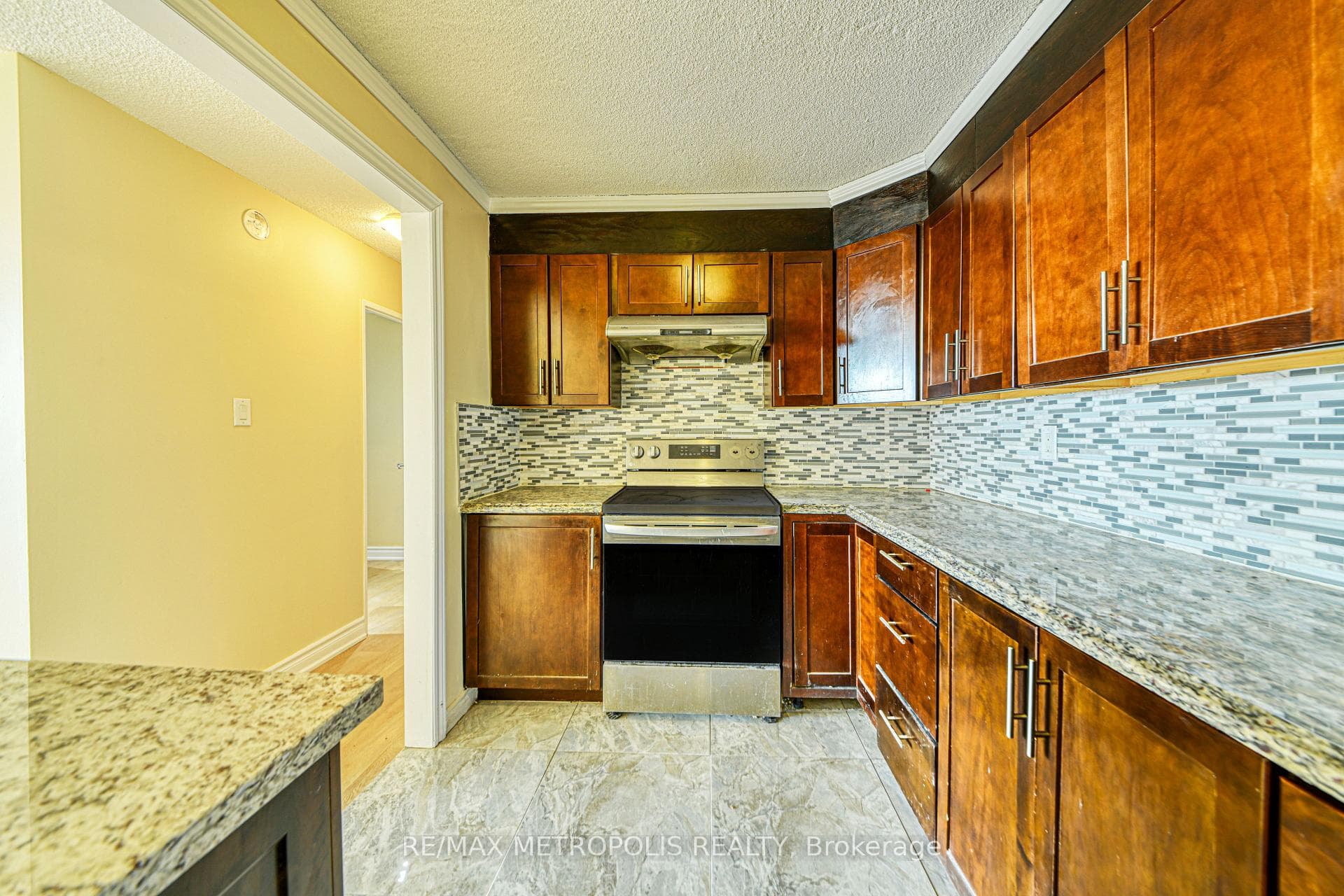 3380 Eglinton Avenue Unit 610 photo 15