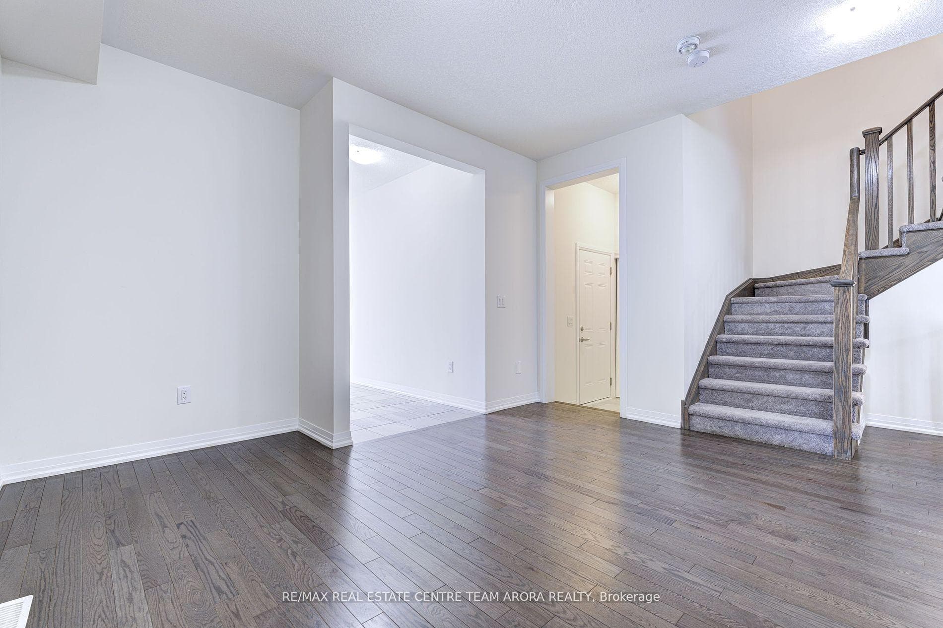 36 Crossmore Crescent photo 5