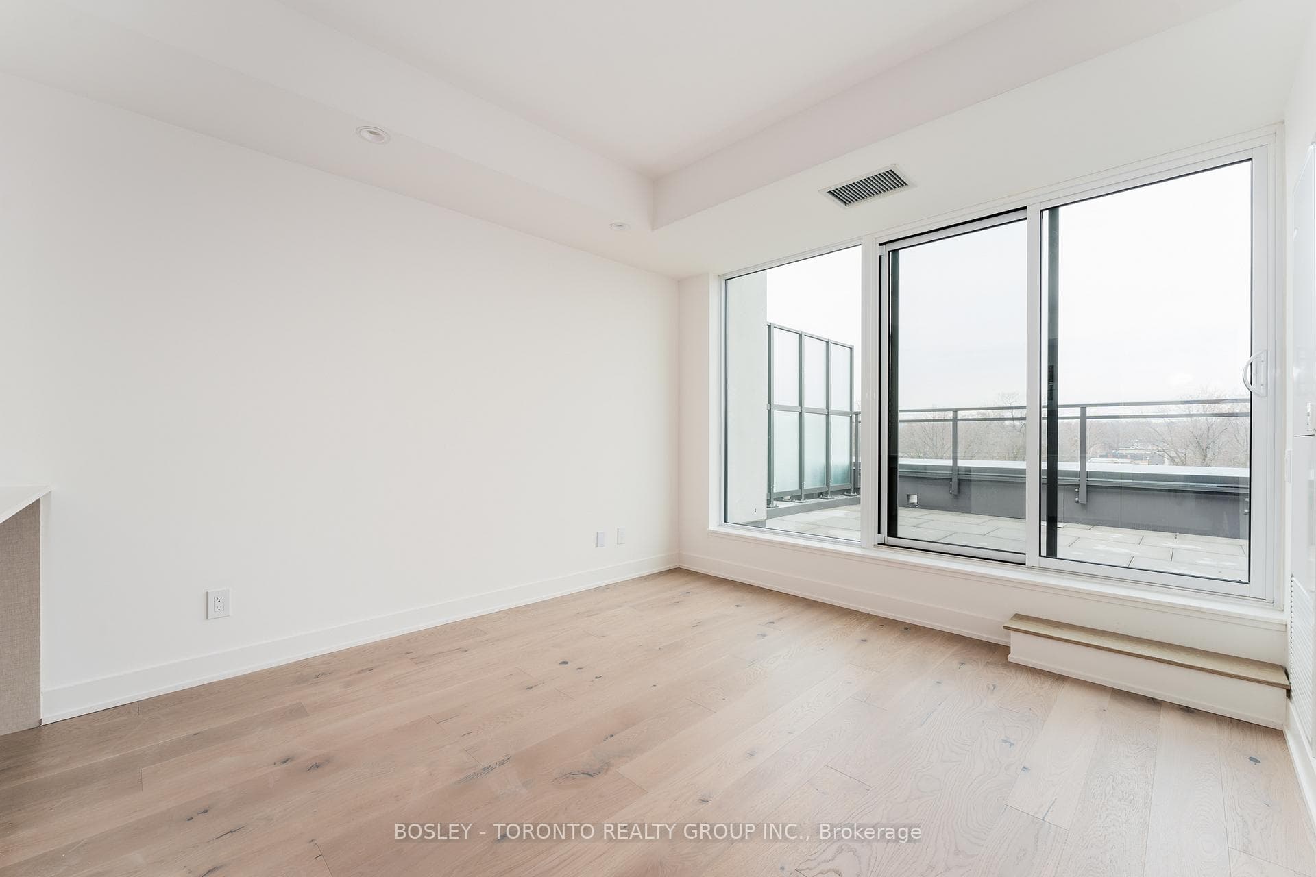 1285 Queen Street Unit 504 photo 11