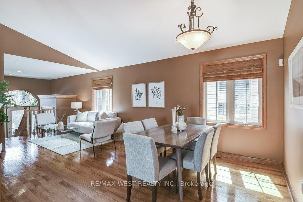 60 Sagewood Avenue photo 13