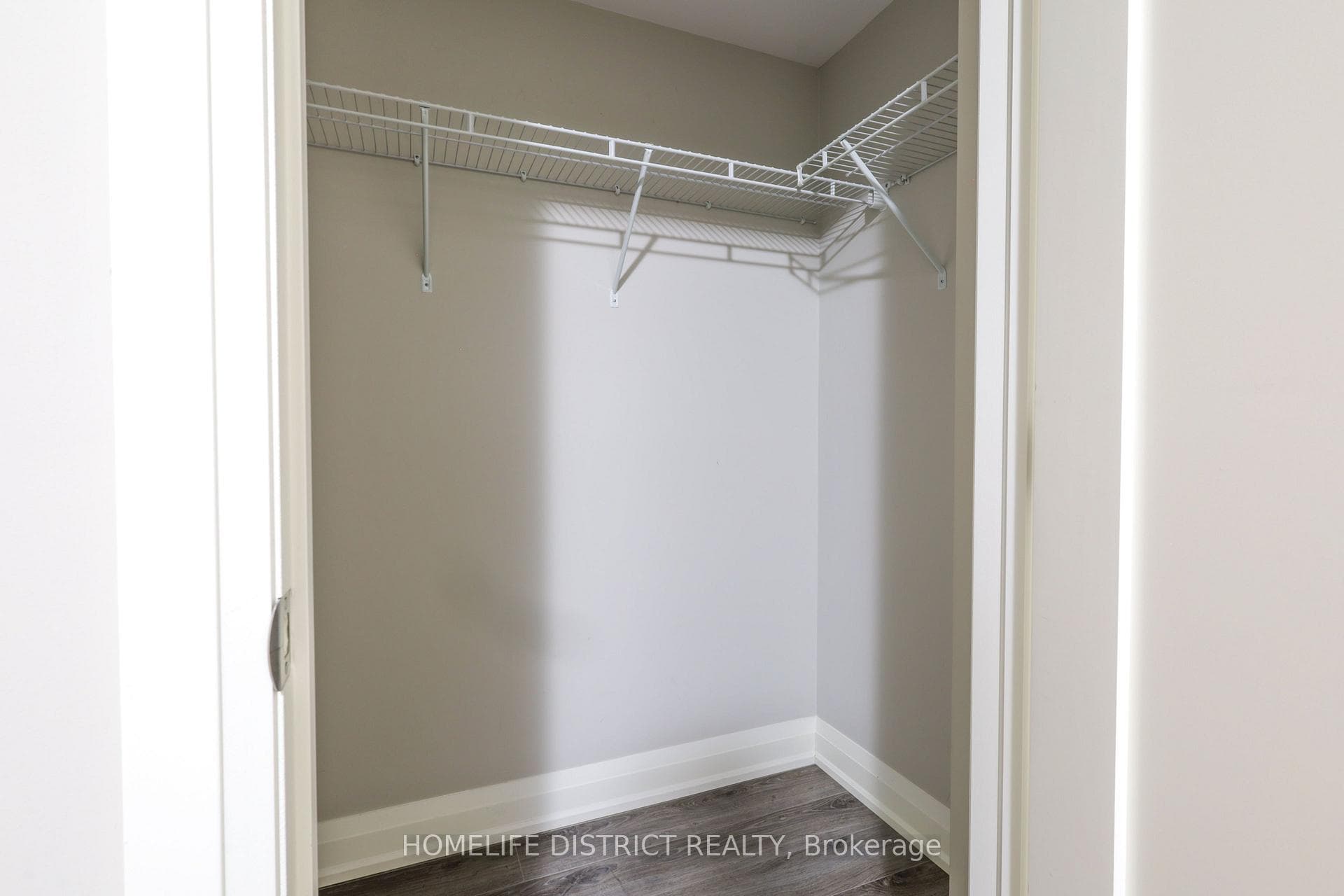 127 Gibbons Street photo 28