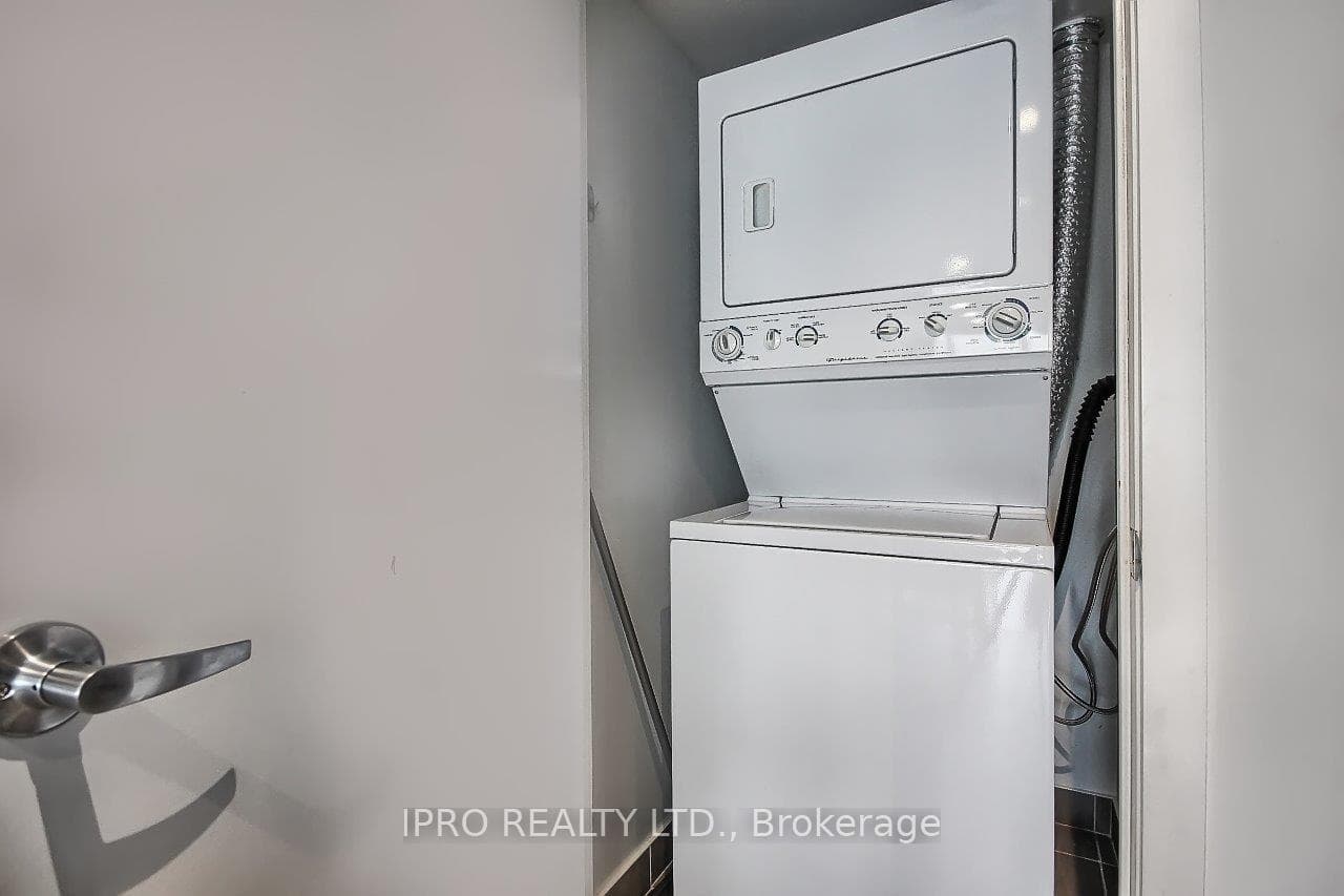 33 Lombard Street Unit 204 photo 16