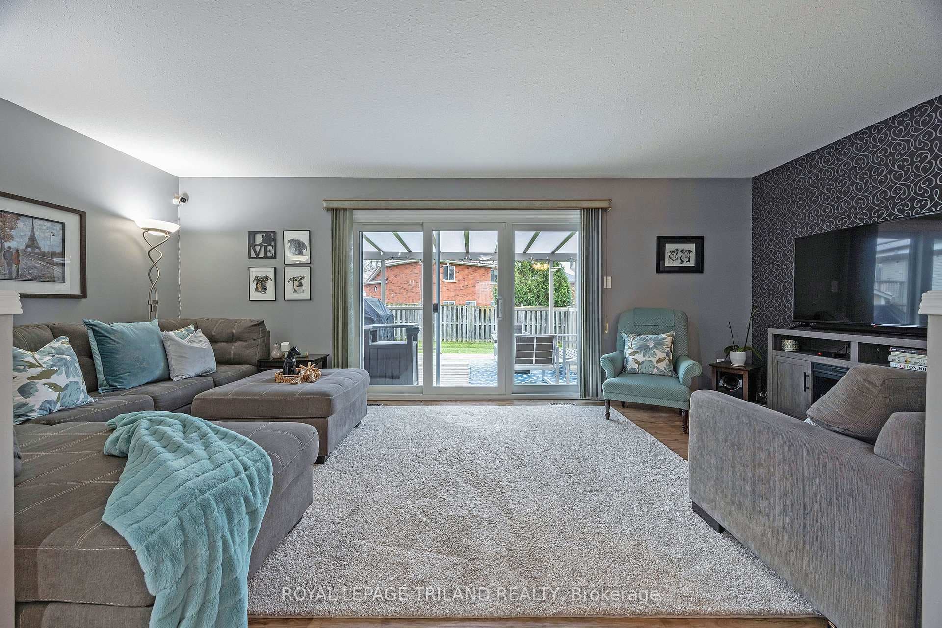 875 Fieldgate Circle photo 12