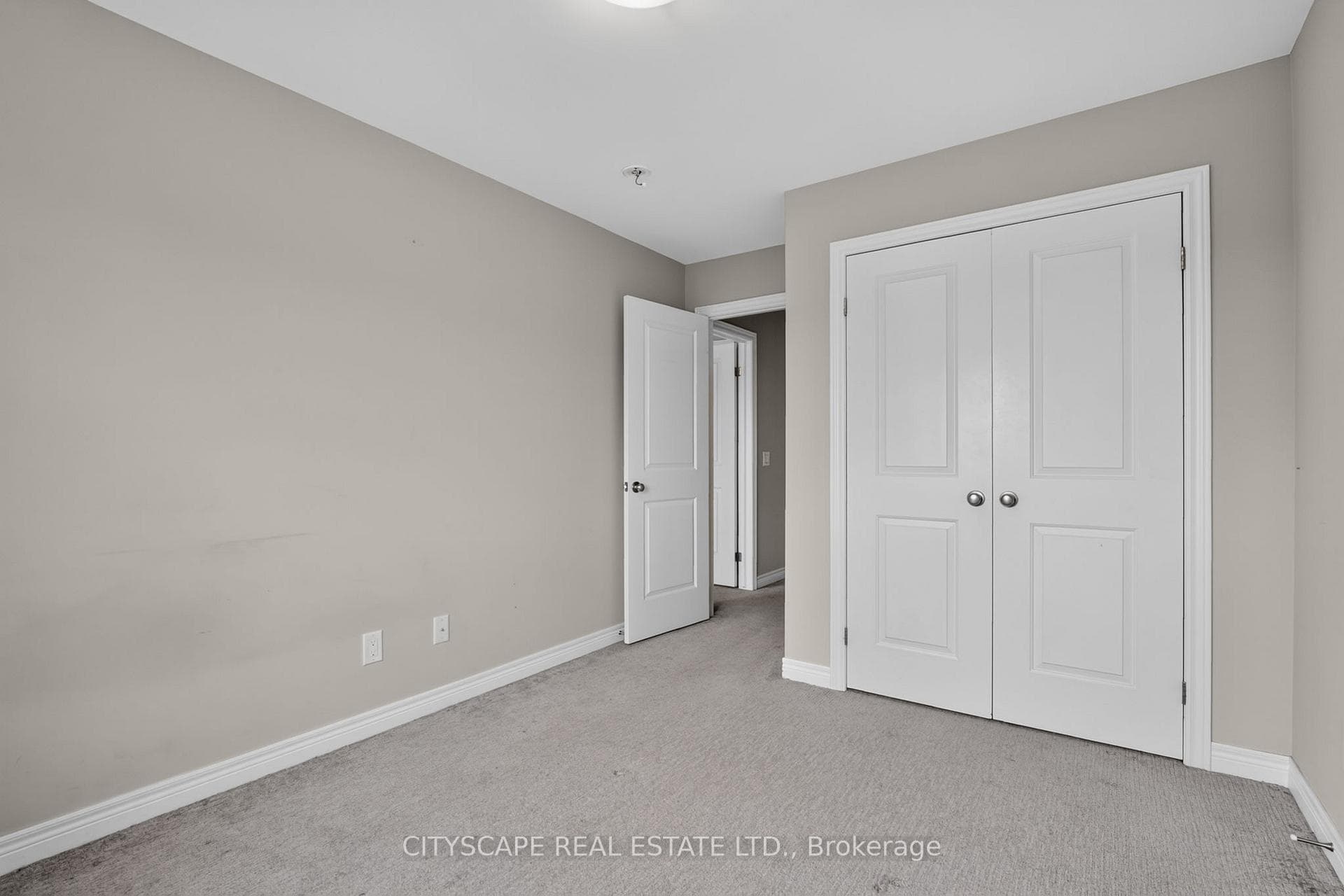 27 Lamb Crescent photo 22