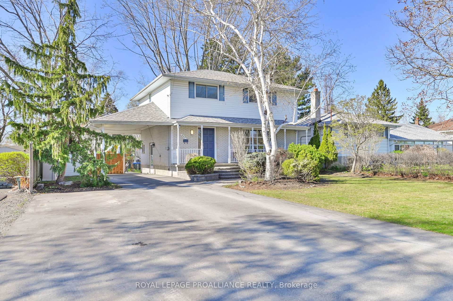 642 Bridge Street photo 2