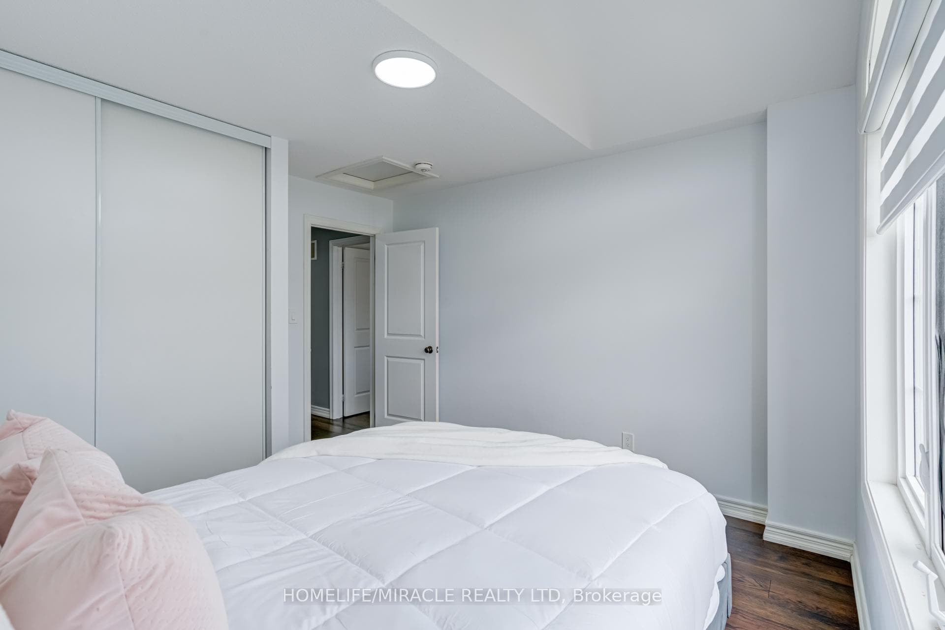 81 Willoughby Way photo 40