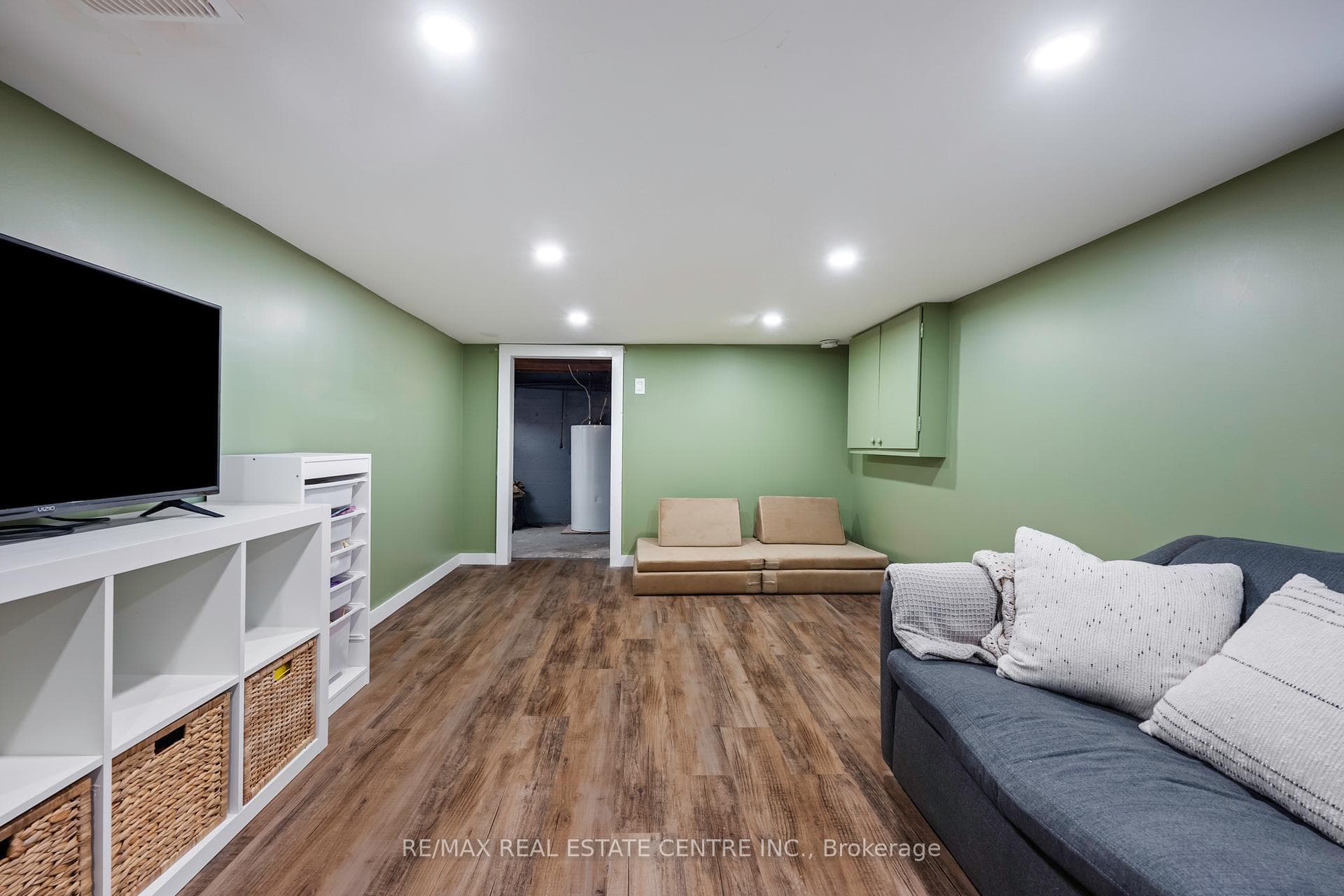 121 Proton Street photo 25