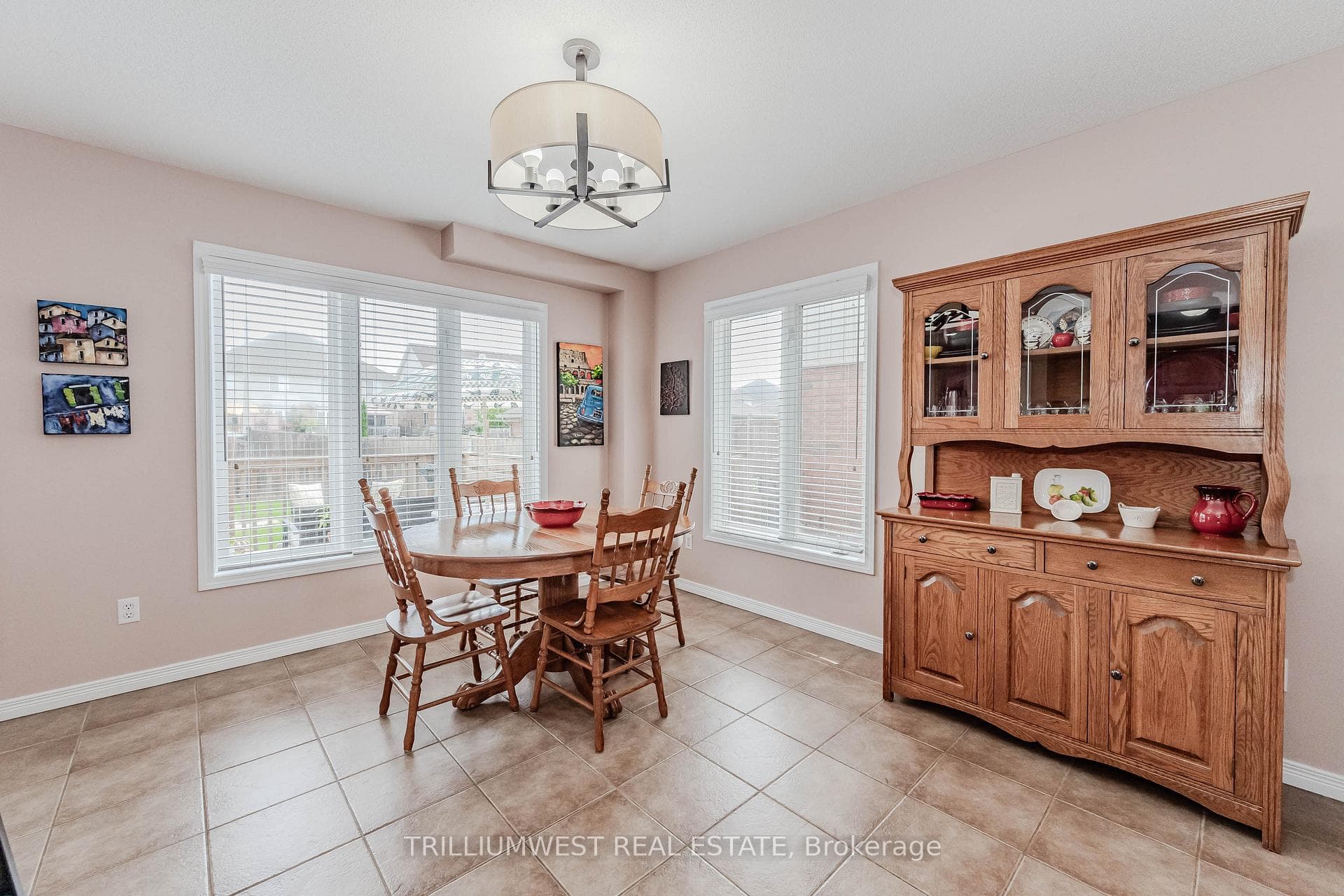 569 Victoria Road photo 14