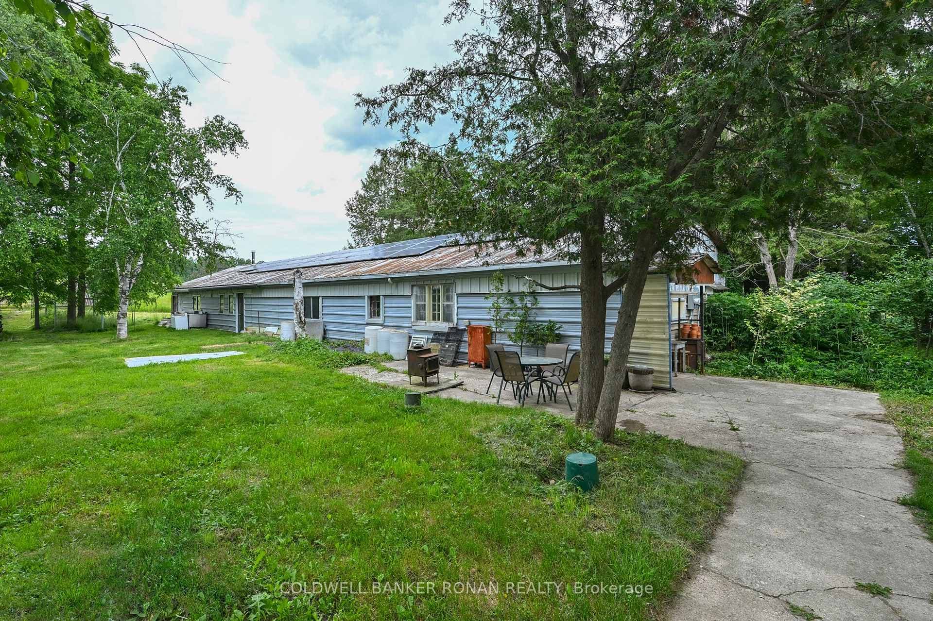 6497 3rd Line photo 12