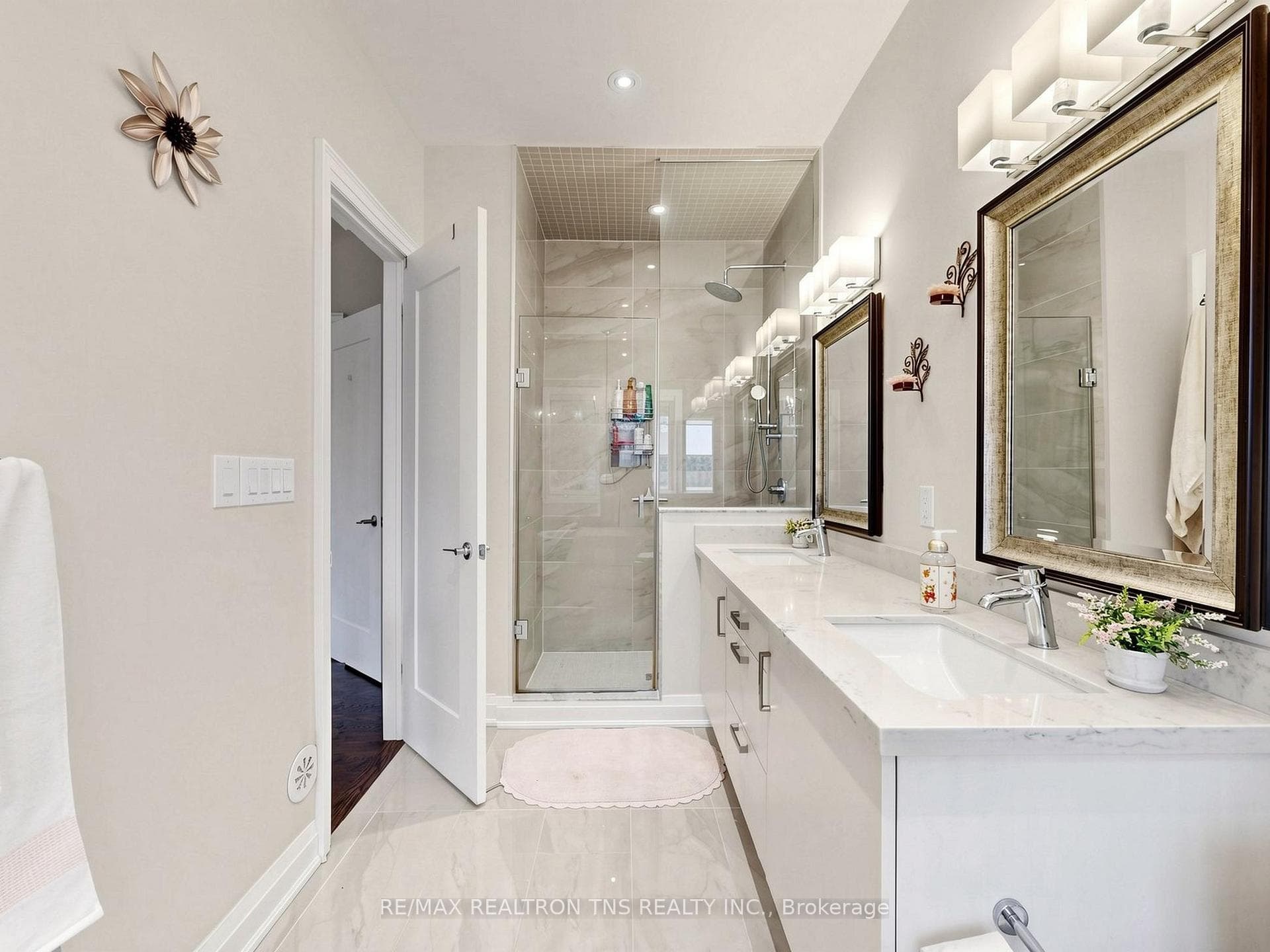 47 Divon Lane photo 34