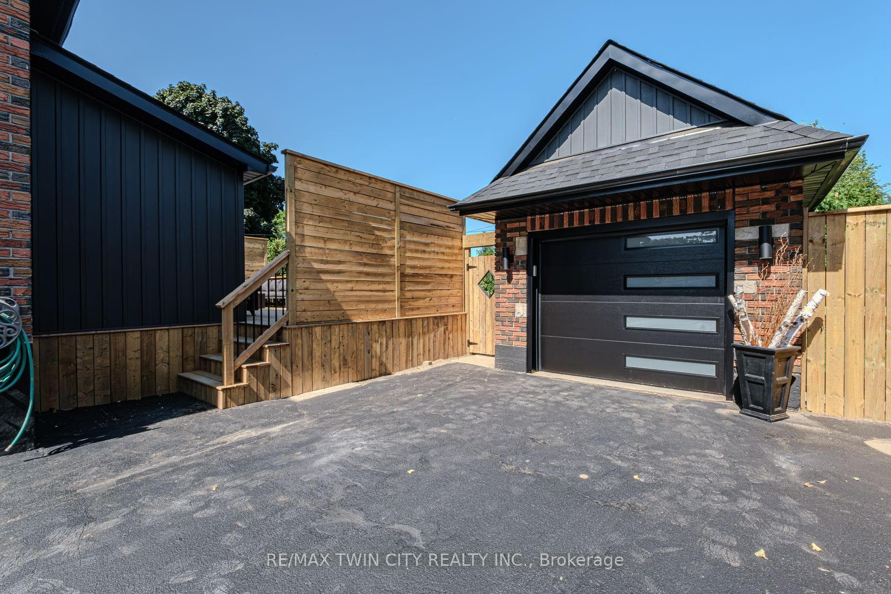 83 Wood Street photo 37