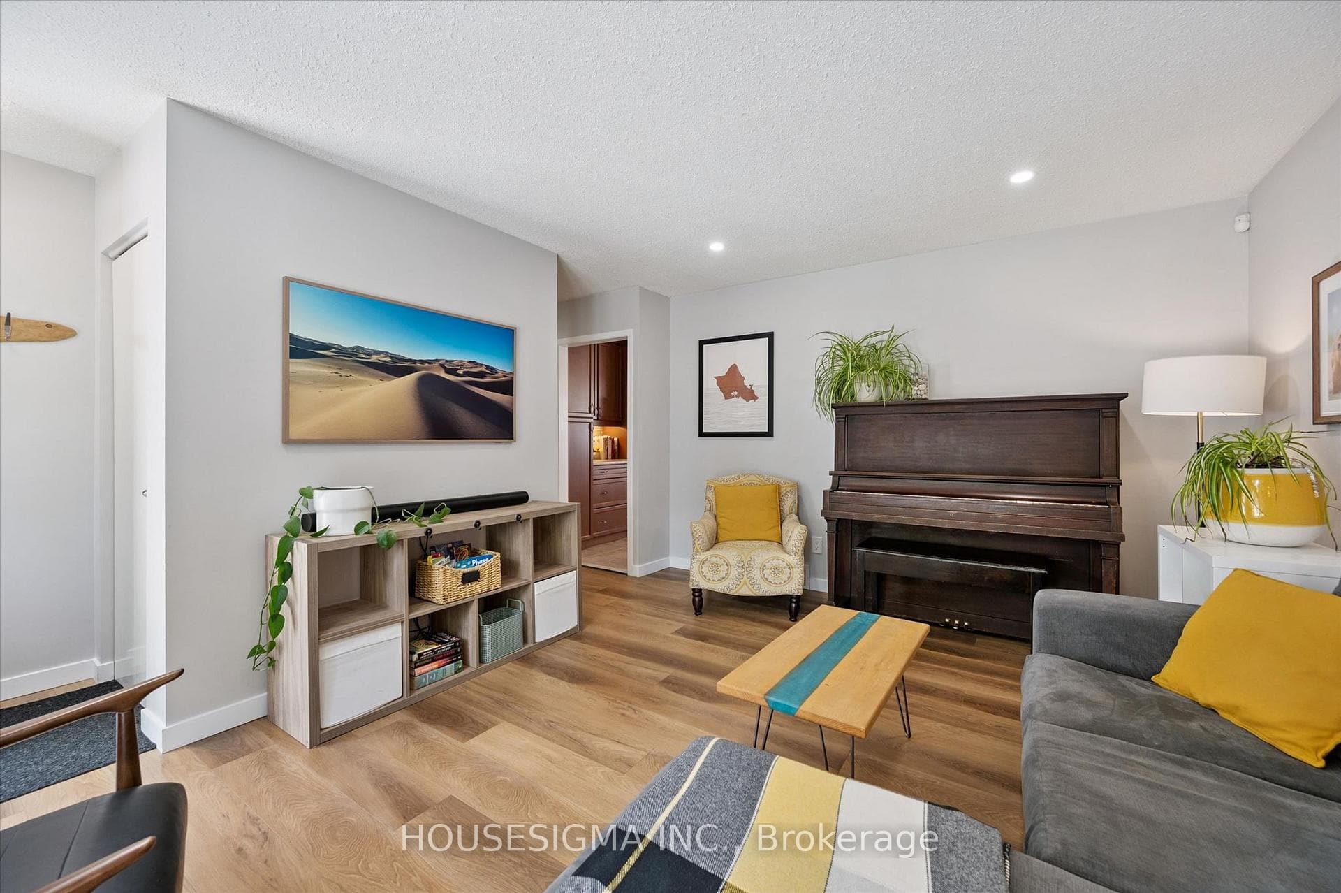 2 Keewatin Avenue photo 7