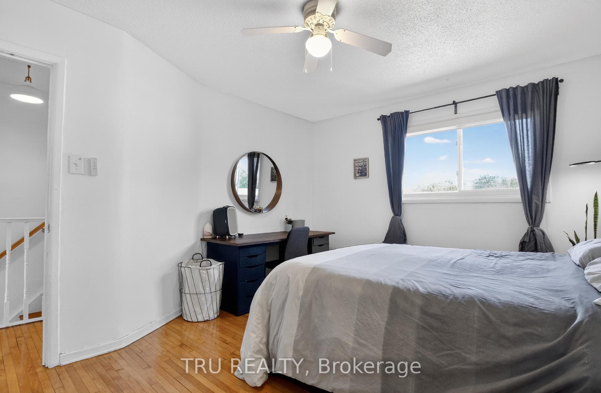 1253 Emperor Avenue photo 16