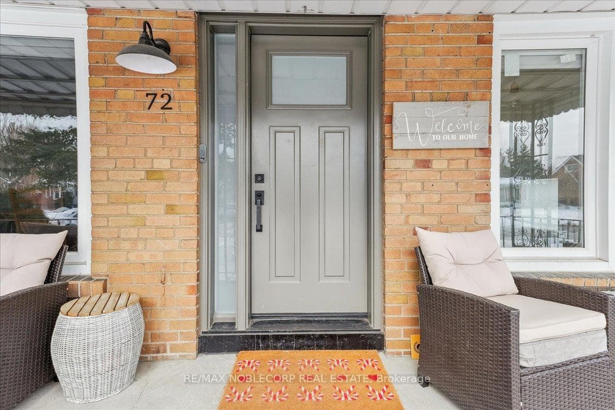 72 Christina Crescent photo 4